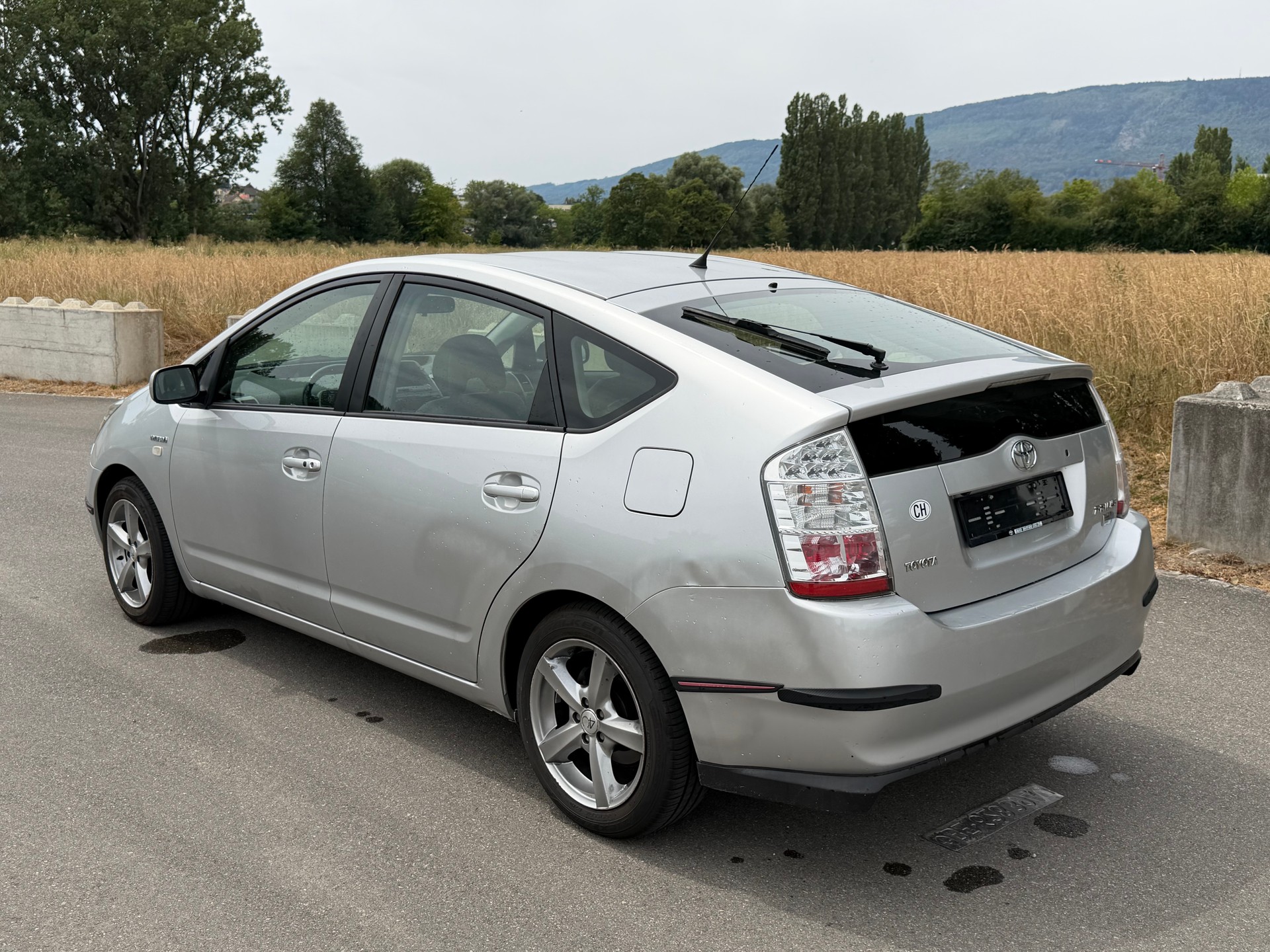TOYOTA Prius 1.5 16V Hybrid Edition-image-3