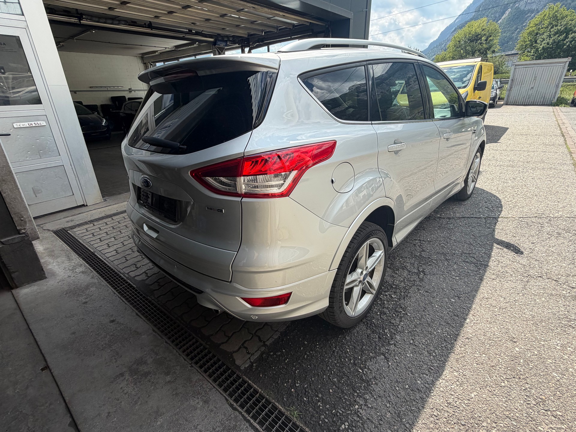 FORD Kuga 2.0 TDCi Titanium 4WD PowerShift-image-8