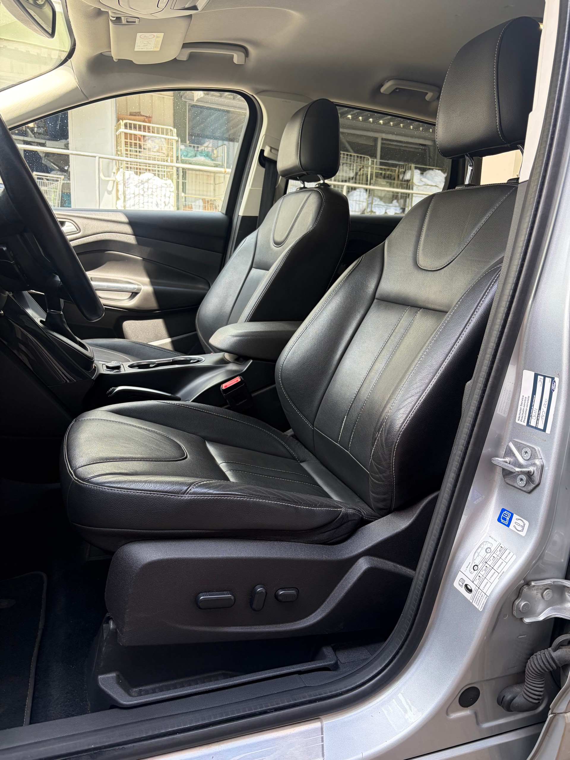 FORD Kuga 2.0 TDCi Titanium 4WD PowerShift-image-2
