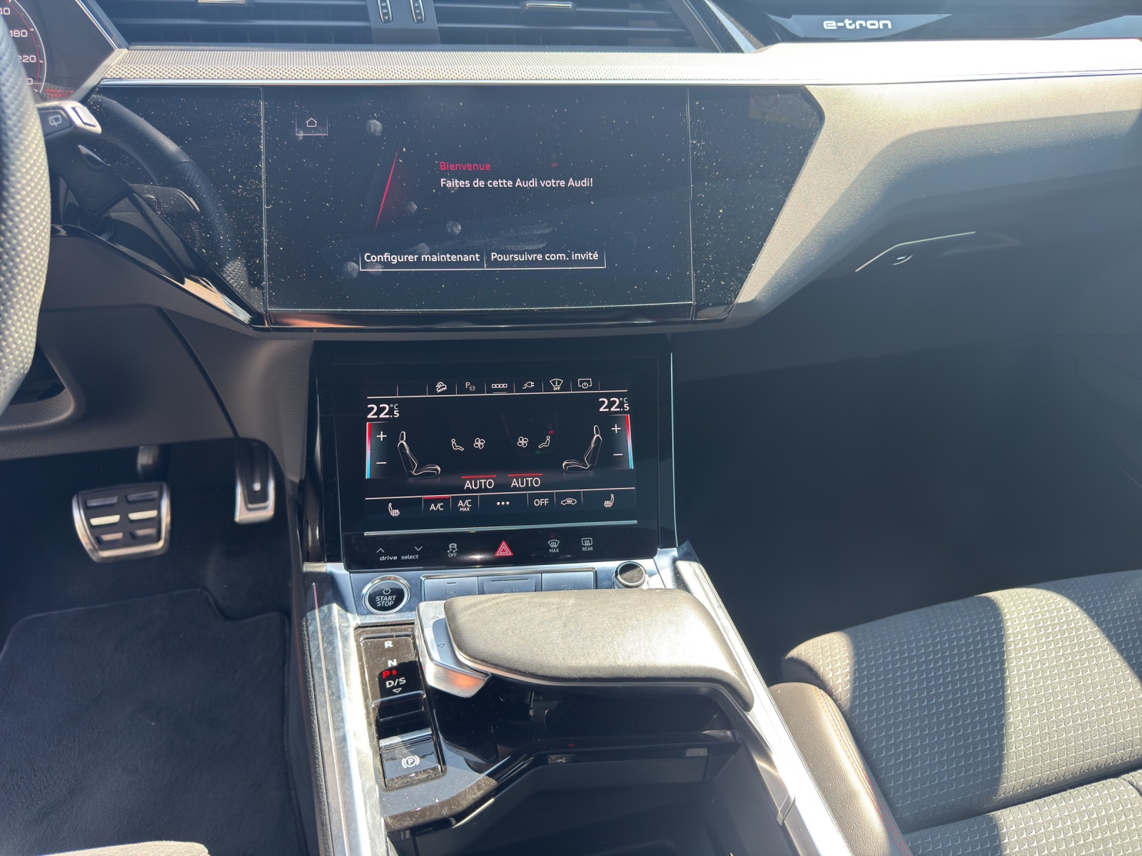 AUDI Q8 50 e-tron Black Edition quattro-image-10
