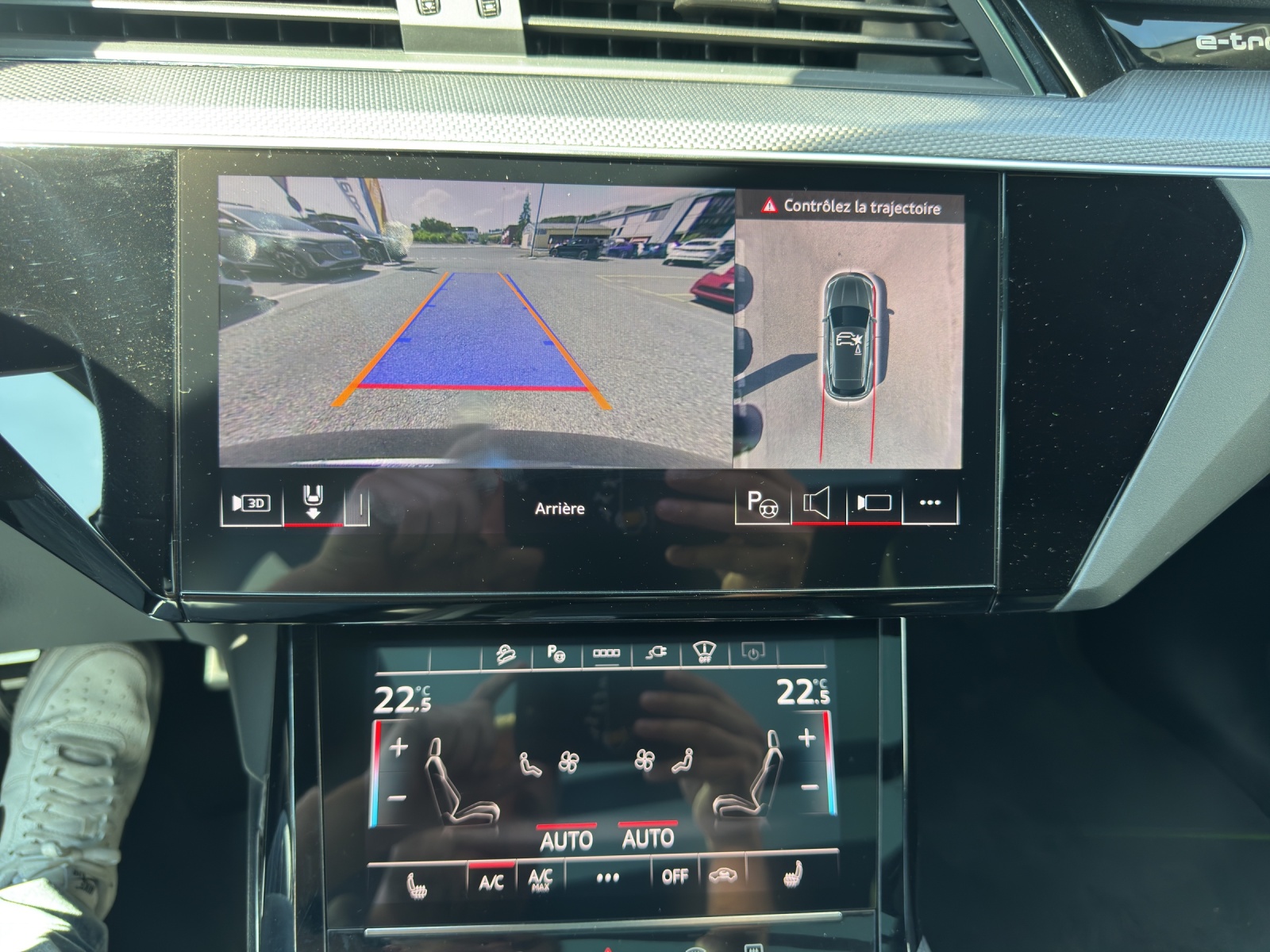AUDI Q8 50 e-tron Black Edition quattro-image-15