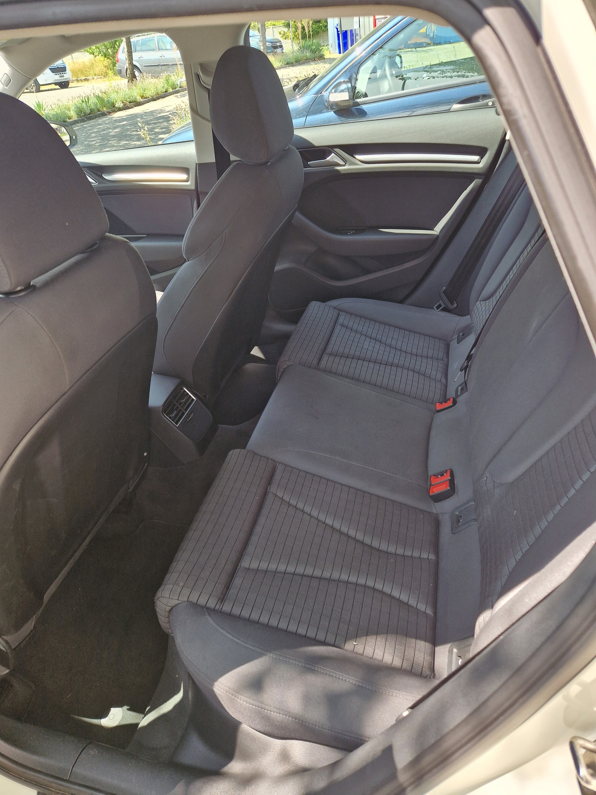 AUDI A3 Sportback 1.4 e-tron Ambition S-tronic-image-5