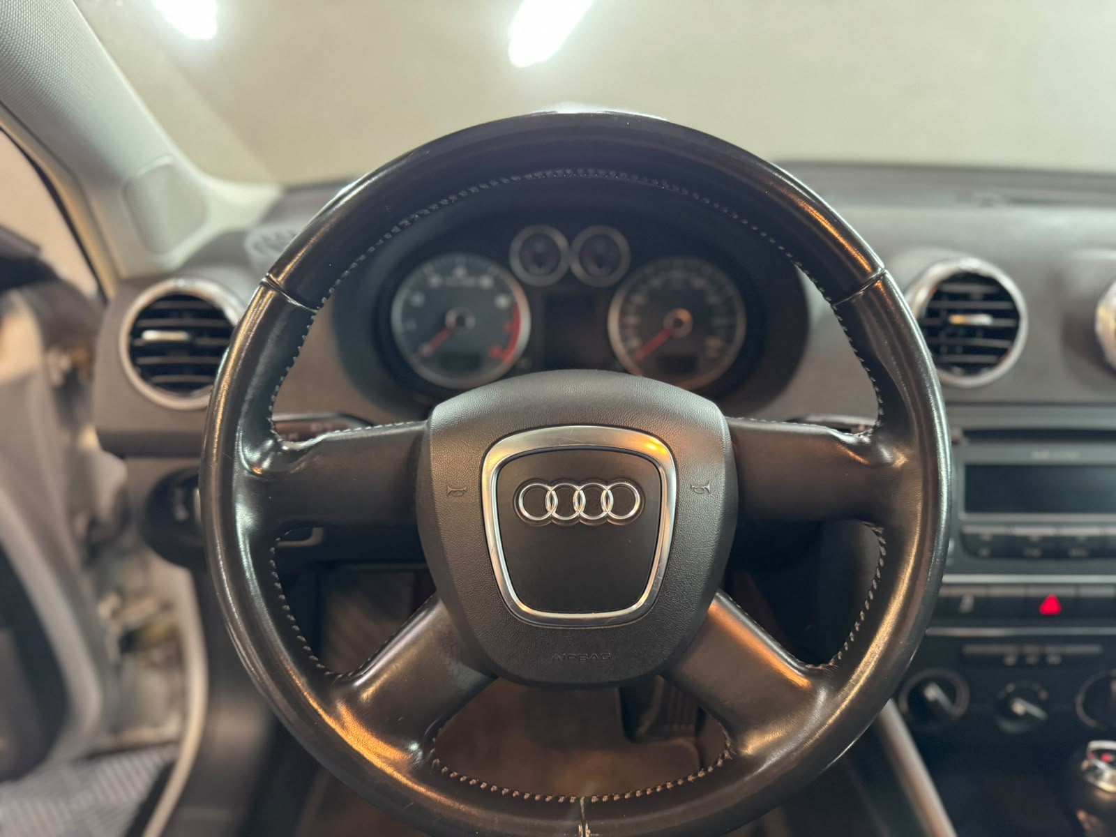 AUDI A3 1.4 TFSI Ambition S-tronic-image-10