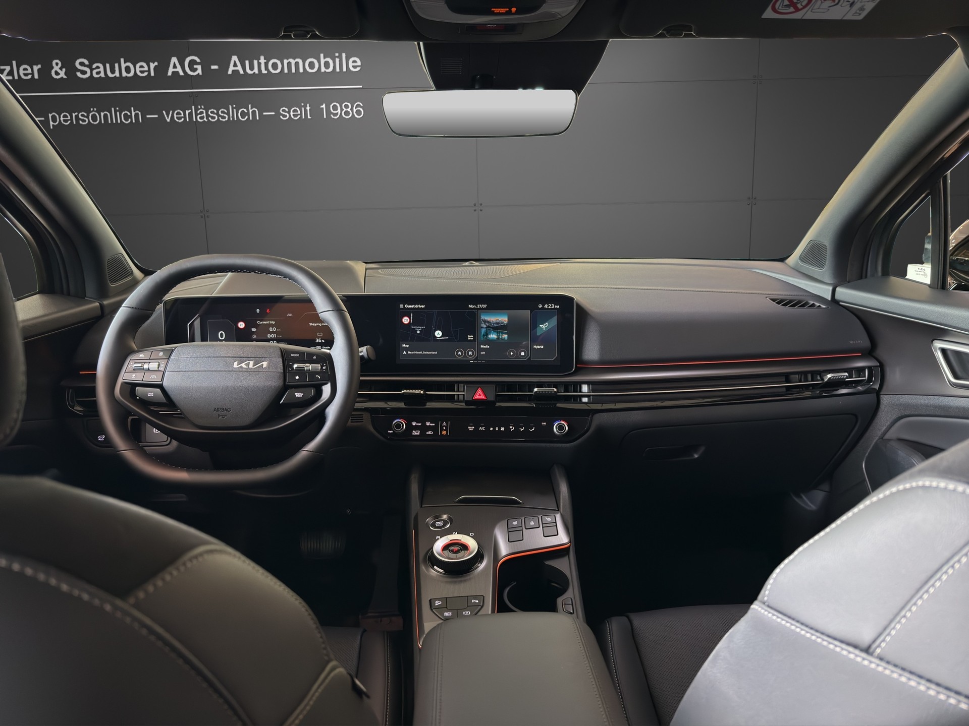 KIA Sportage 1.6T-GDi HEV Black Edition 4x4 A-showroom-element-3