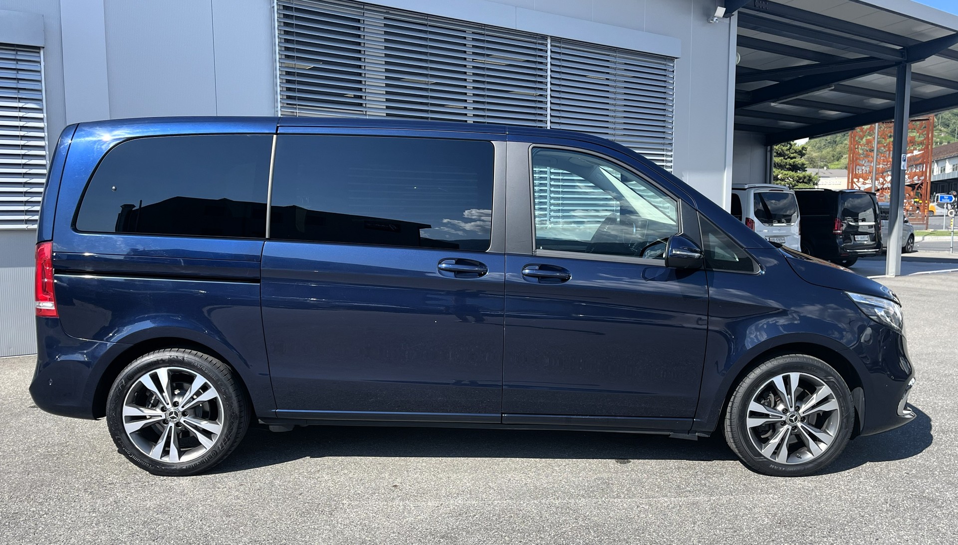 MERCEDES-BENZ V 300 d Avantgarde kompakt 4Matic 9G-Tronic-showroom-element-1