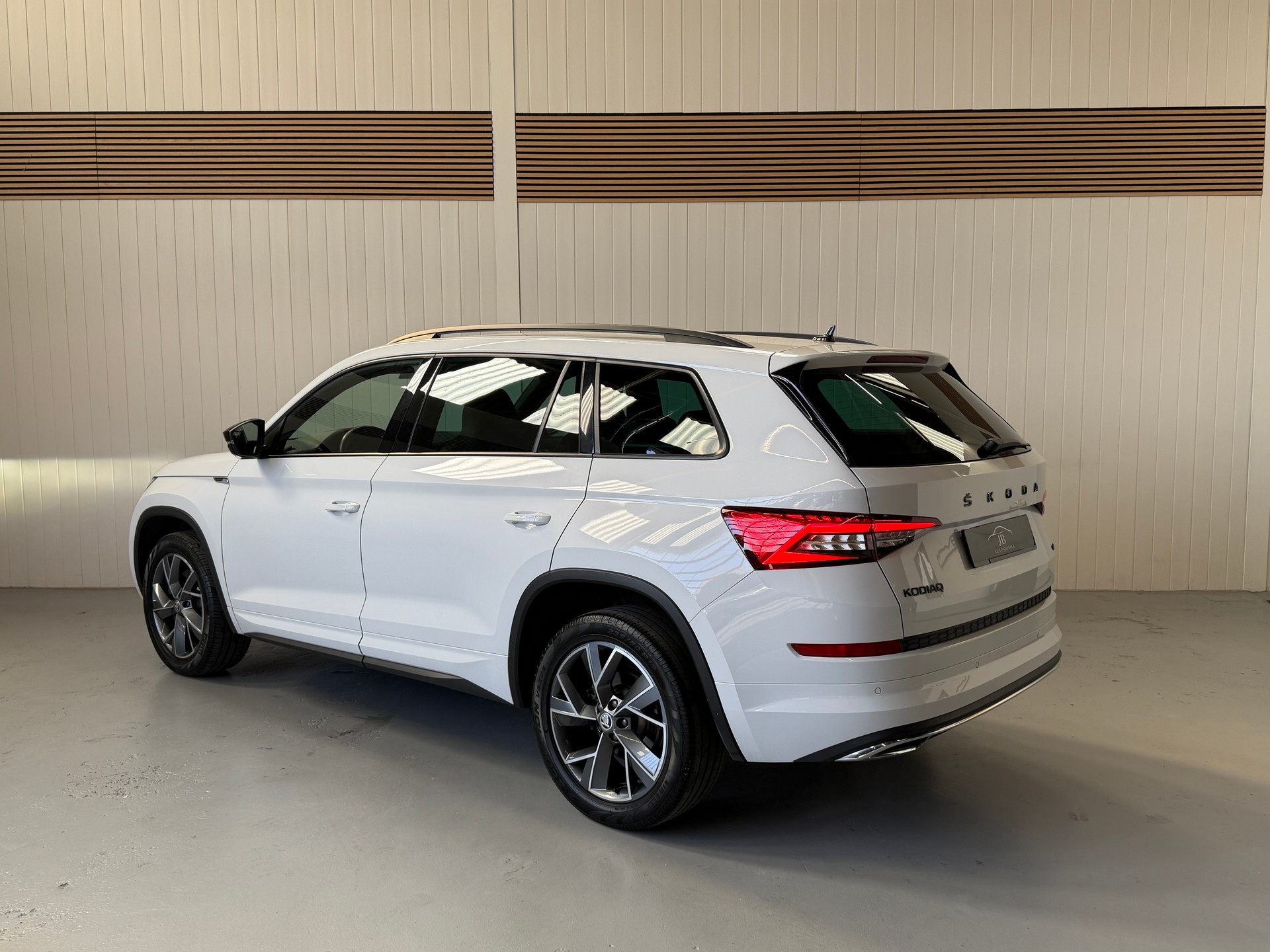 SKODA Kodiaq 2.0 TDI CR Sport Line 4x4 DSG, ab MFK und Service, 7 Plätze-showroom-element-2