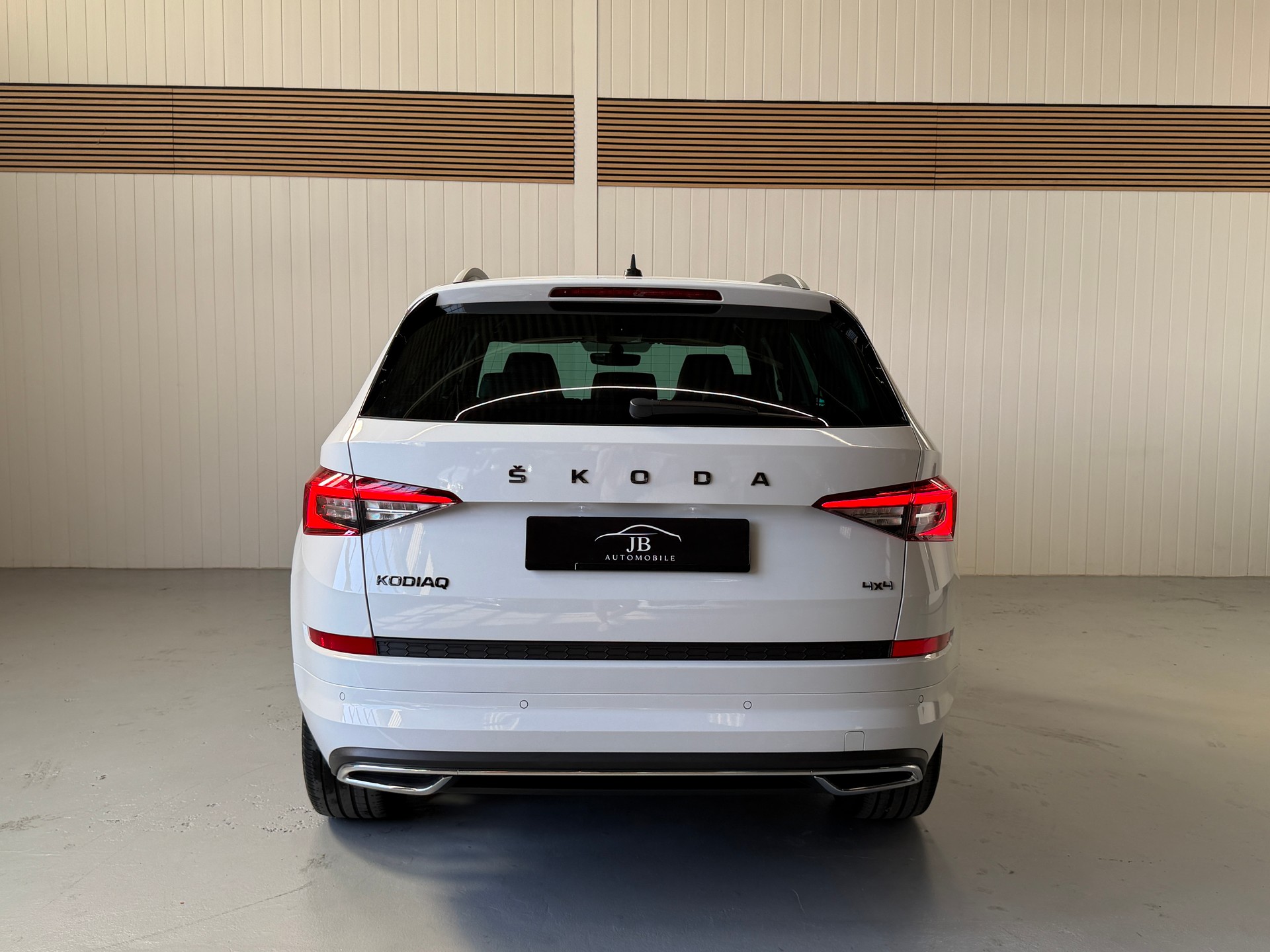 SKODA Kodiaq 2.0 TDI CR Sport Line 4x4 DSG, ab MFK und Service, 7 Plätze-showroom-element-3