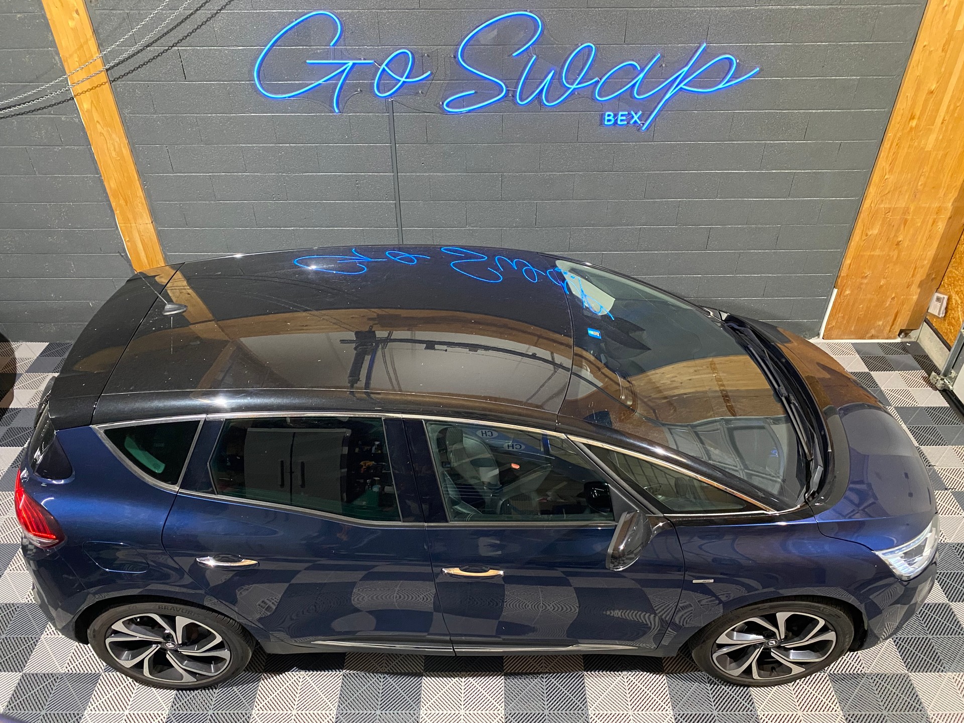 RENAULT Scénic 1.2 16V Turbo Bose-showroom-element-2