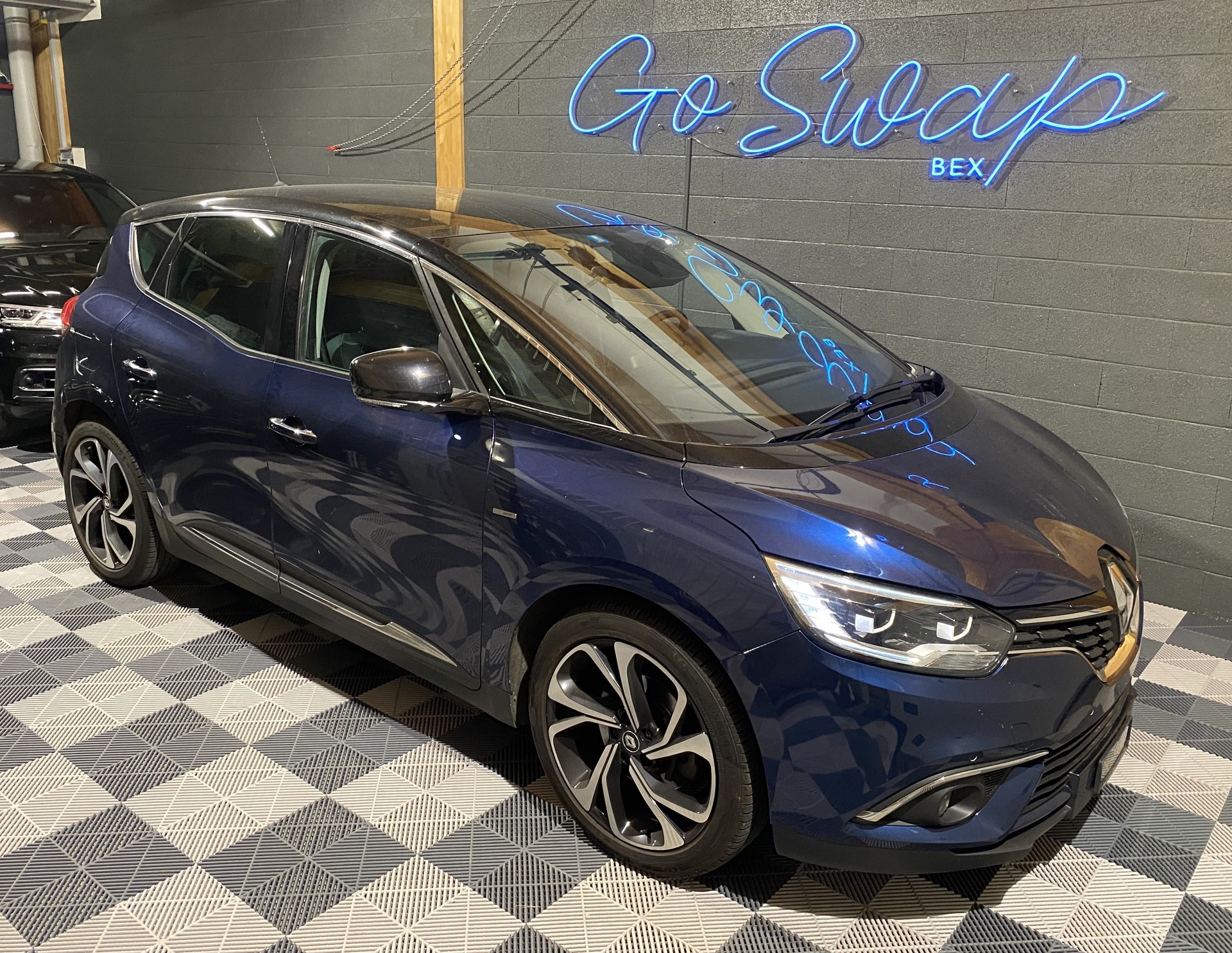 RENAULT Scénic 1.2 16V Turbo Bose-showroom-element-1