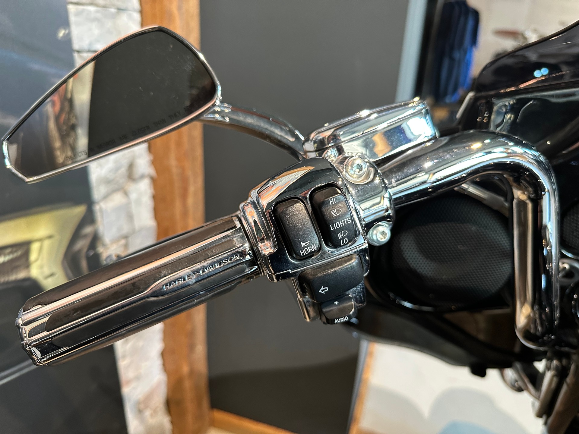 HARLEY-DAVIDSON FLHXSE Street Glide ABS CVO-image-10