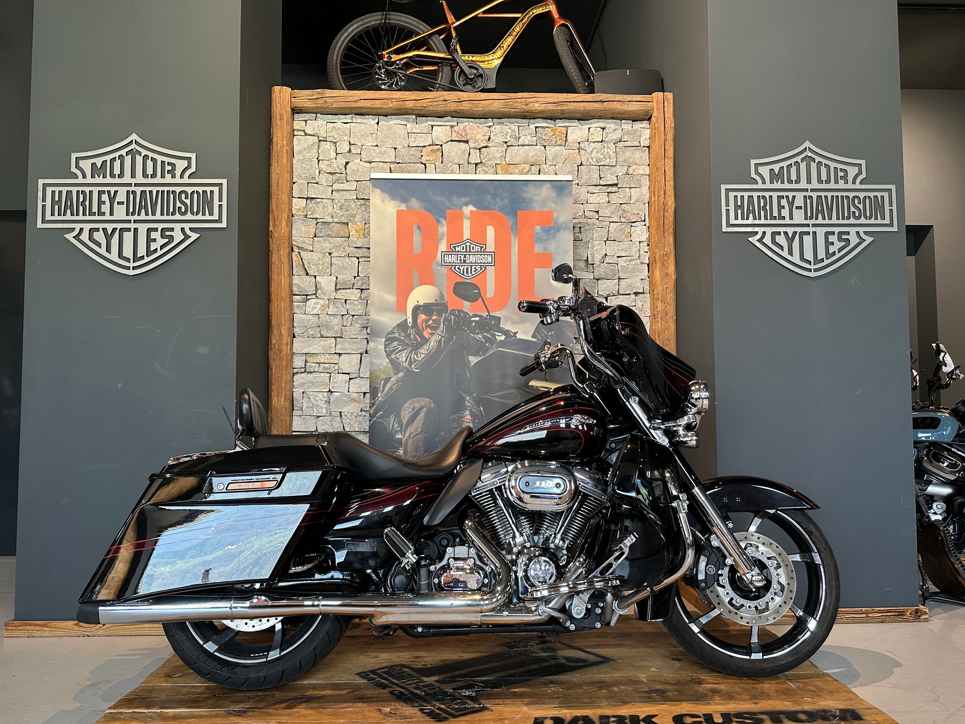 HARLEY-DAVIDSON FLHXSE Street Glide ABS CVO-image-0