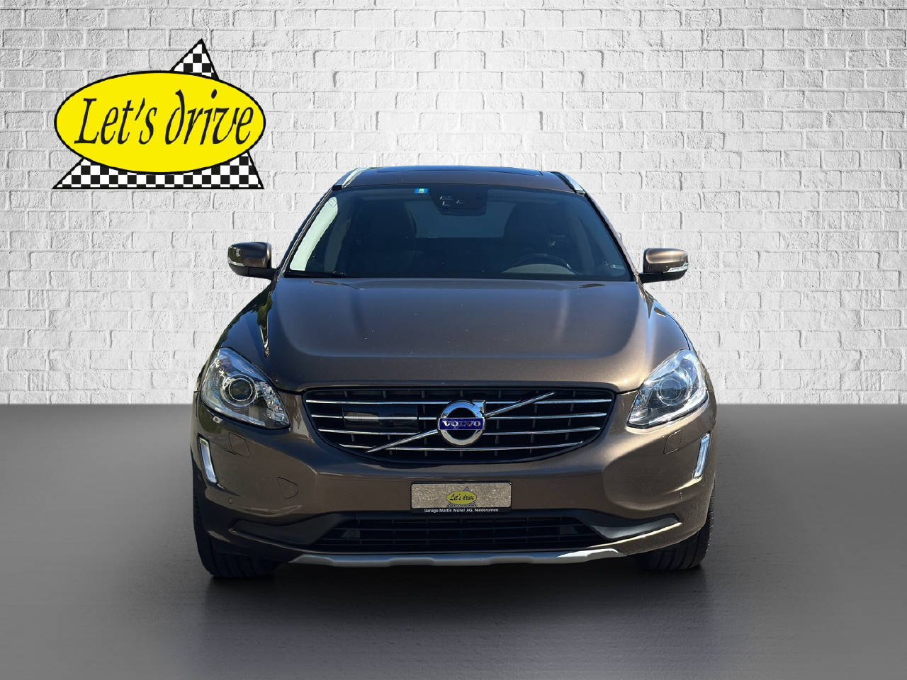 VOLVO XC60 2.4 D5 Executive Plus-showroom-element-1