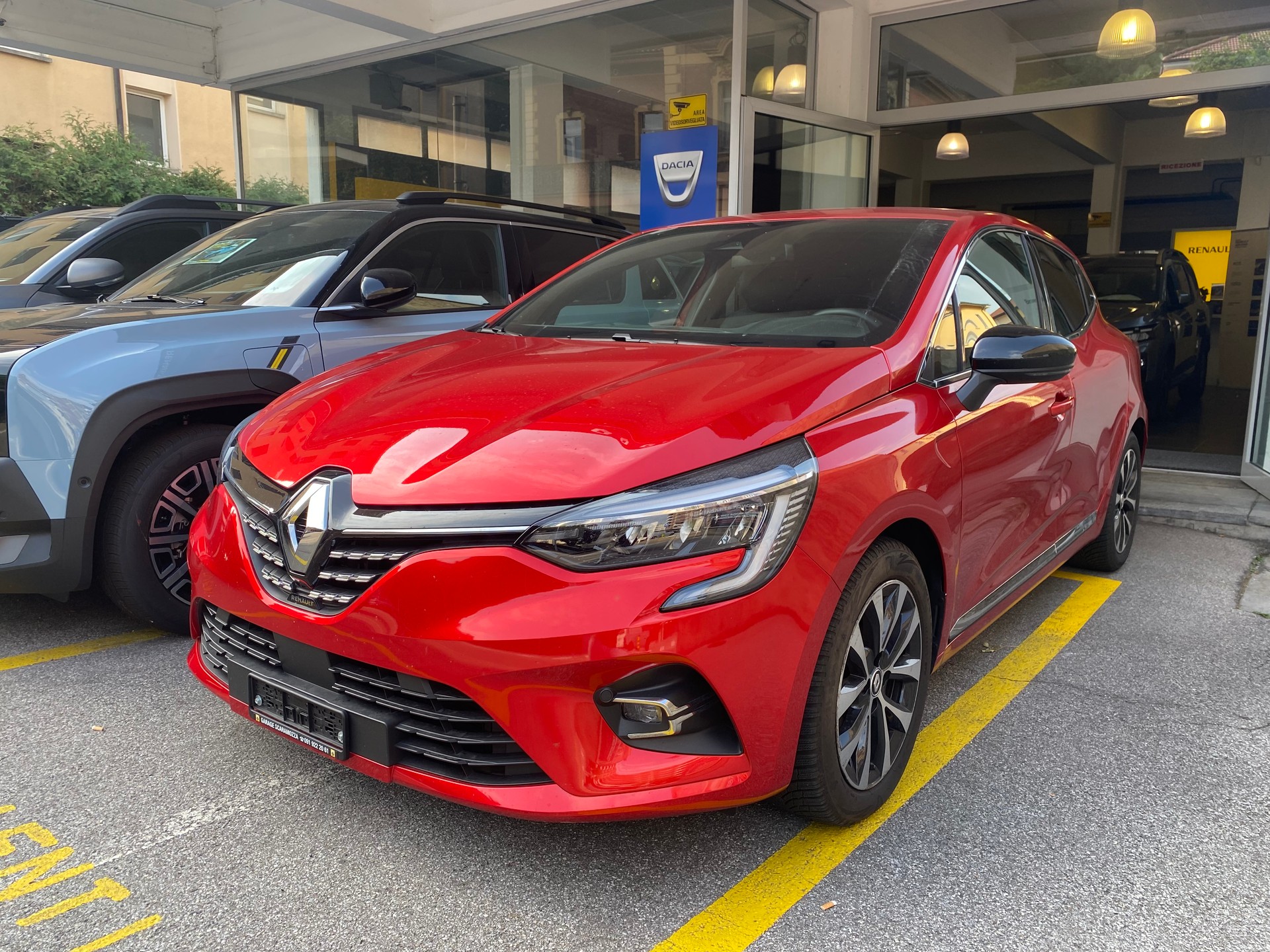 RENAULT Clio 1.6 E-Tech Techno