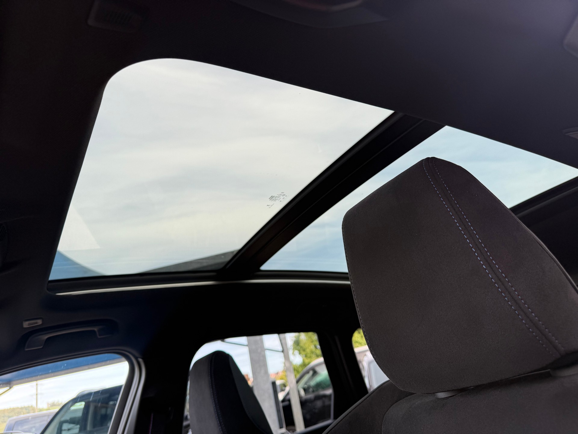 BMW X1 23i xDrive paddles M-SPORT PRO-image-8