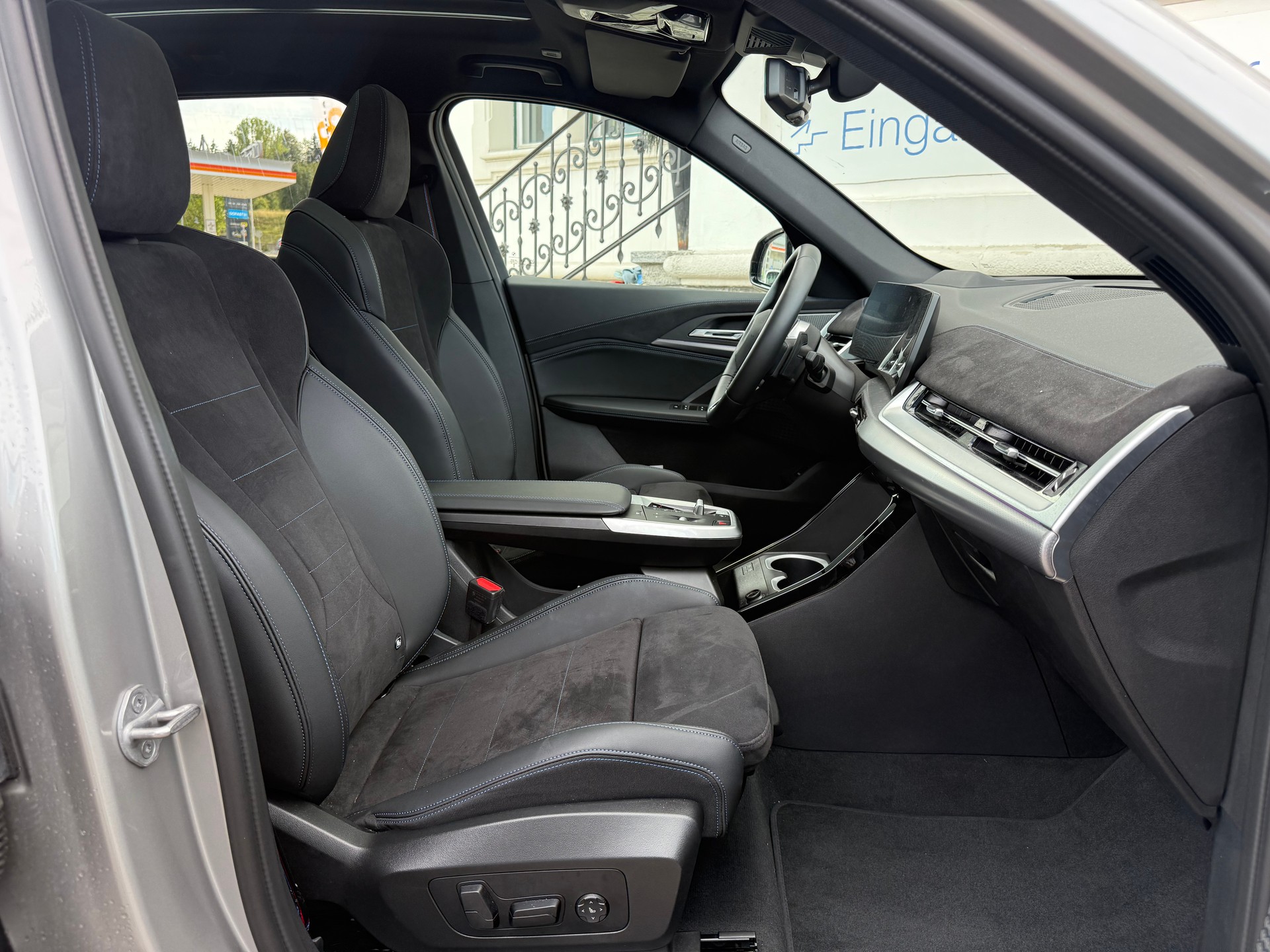 BMW X1 23i xDrive paddles M-SPORT PRO-image-10