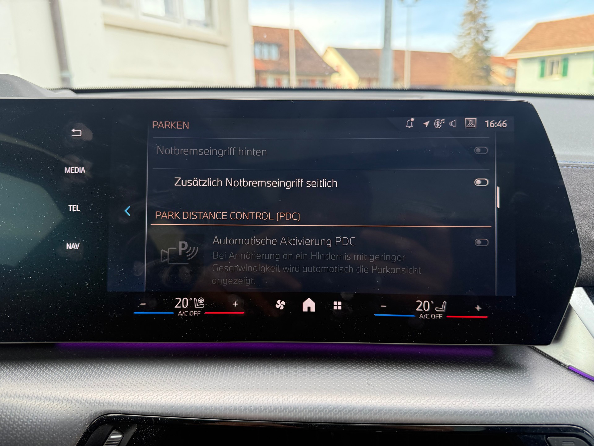 BMW X1 23i xDrive paddles M-SPORT PRO-image-21