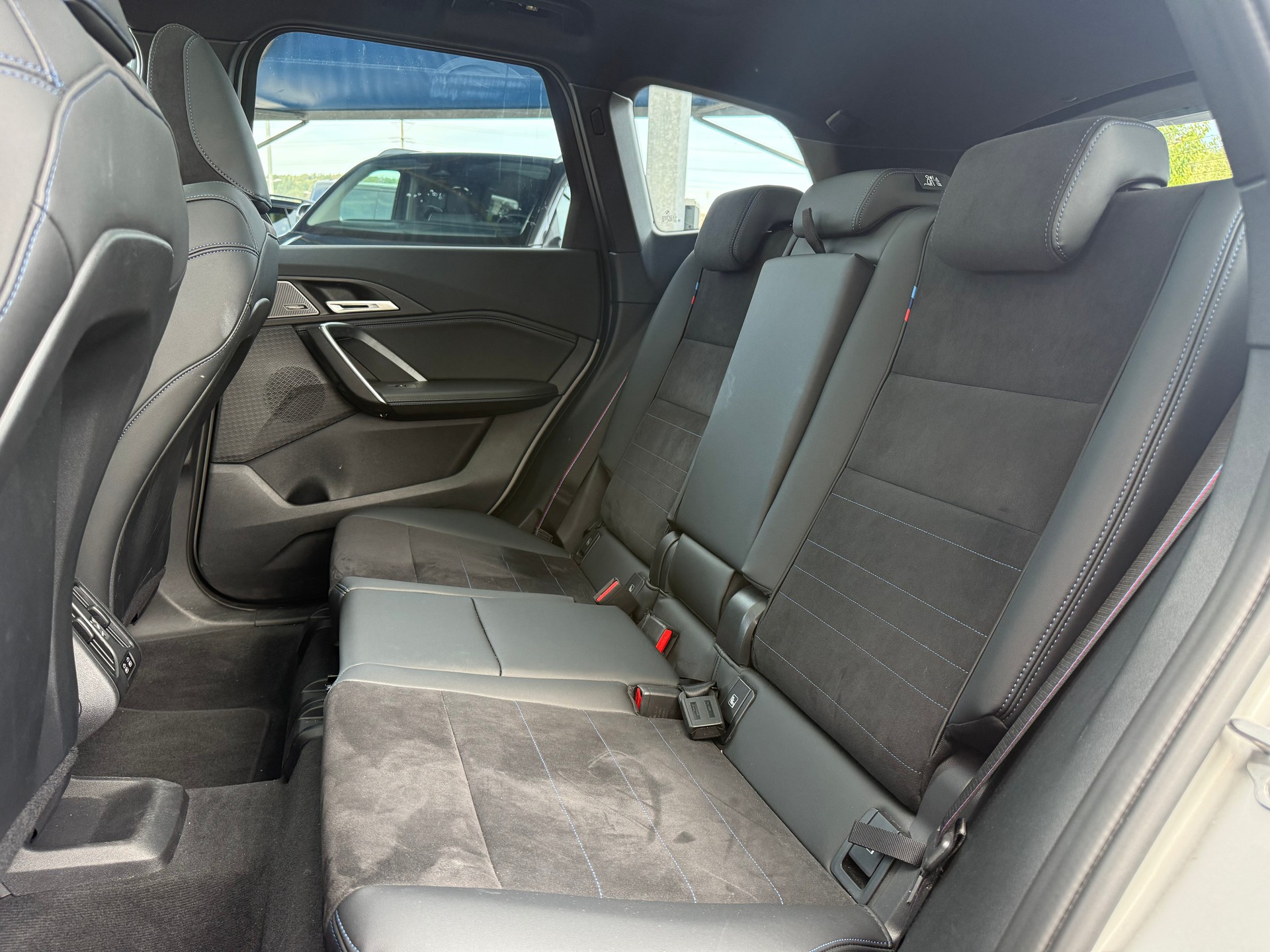 BMW X1 23i xDrive paddles M-SPORT PRO-image-9