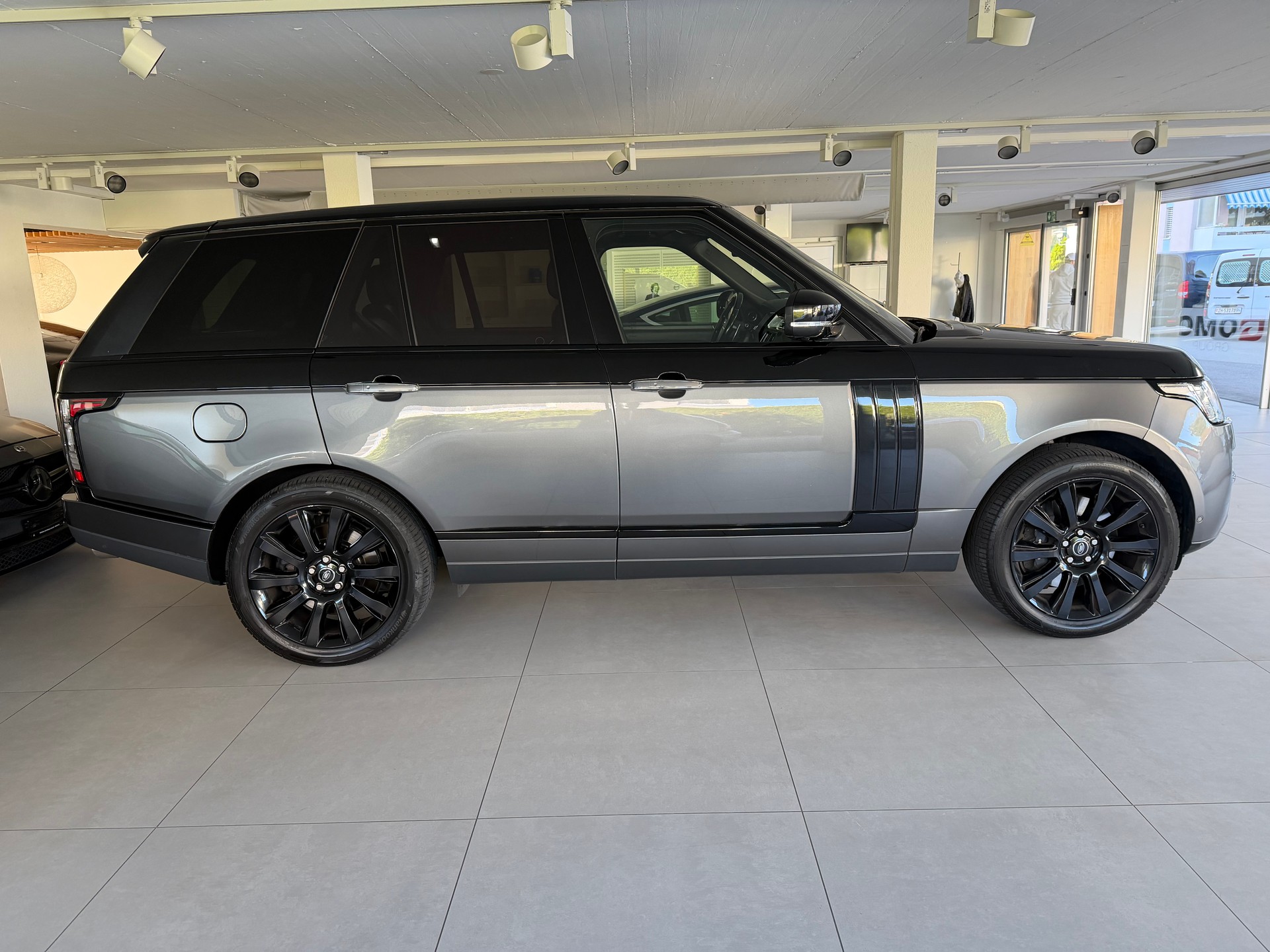 LAND ROVER Range Rover 5.0 V8 SC SV Autobiography Automatic-showroom-element-3