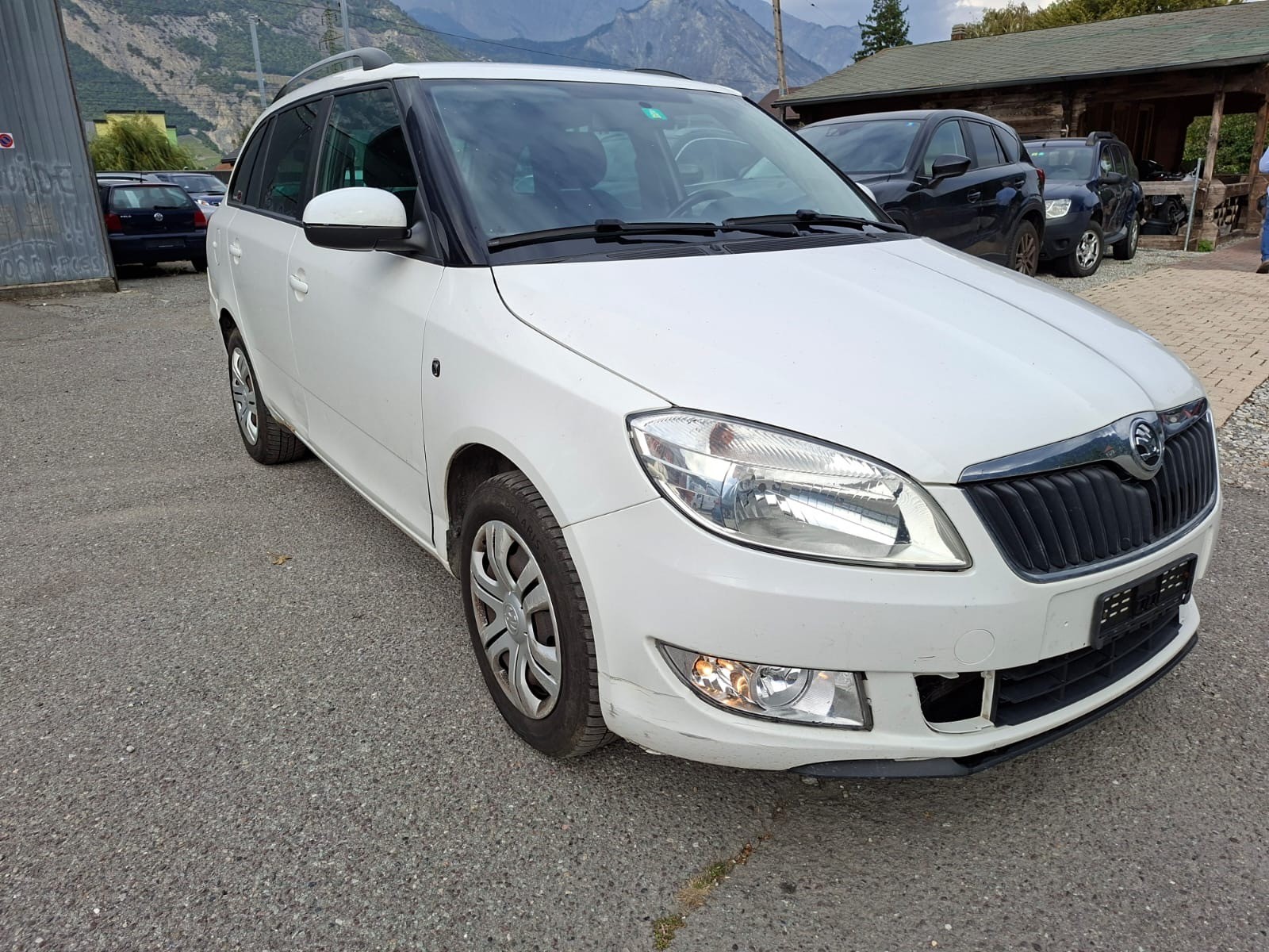 SKODA Fabia 1.2 TSI Ambition Plus-image-3