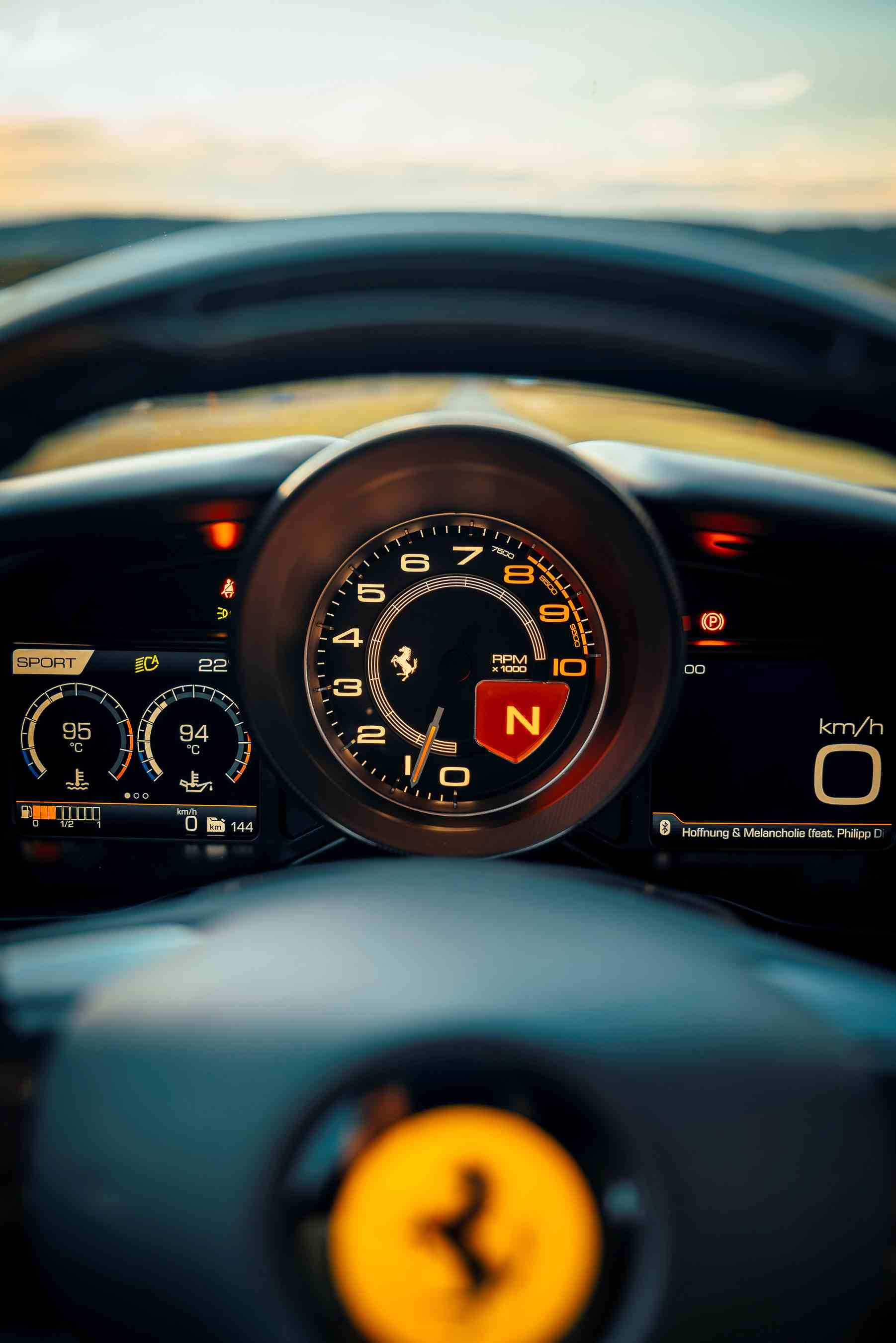 FERRARI F8 Tributo-image-11