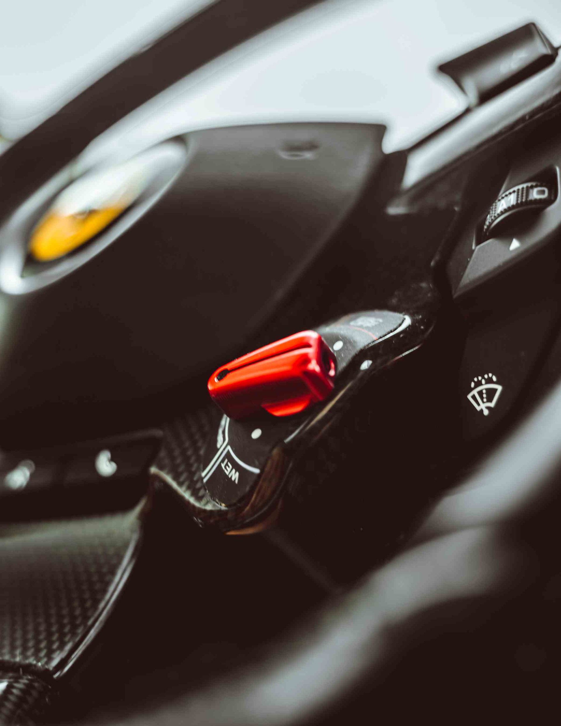 FERRARI F8 Tributo-image-12