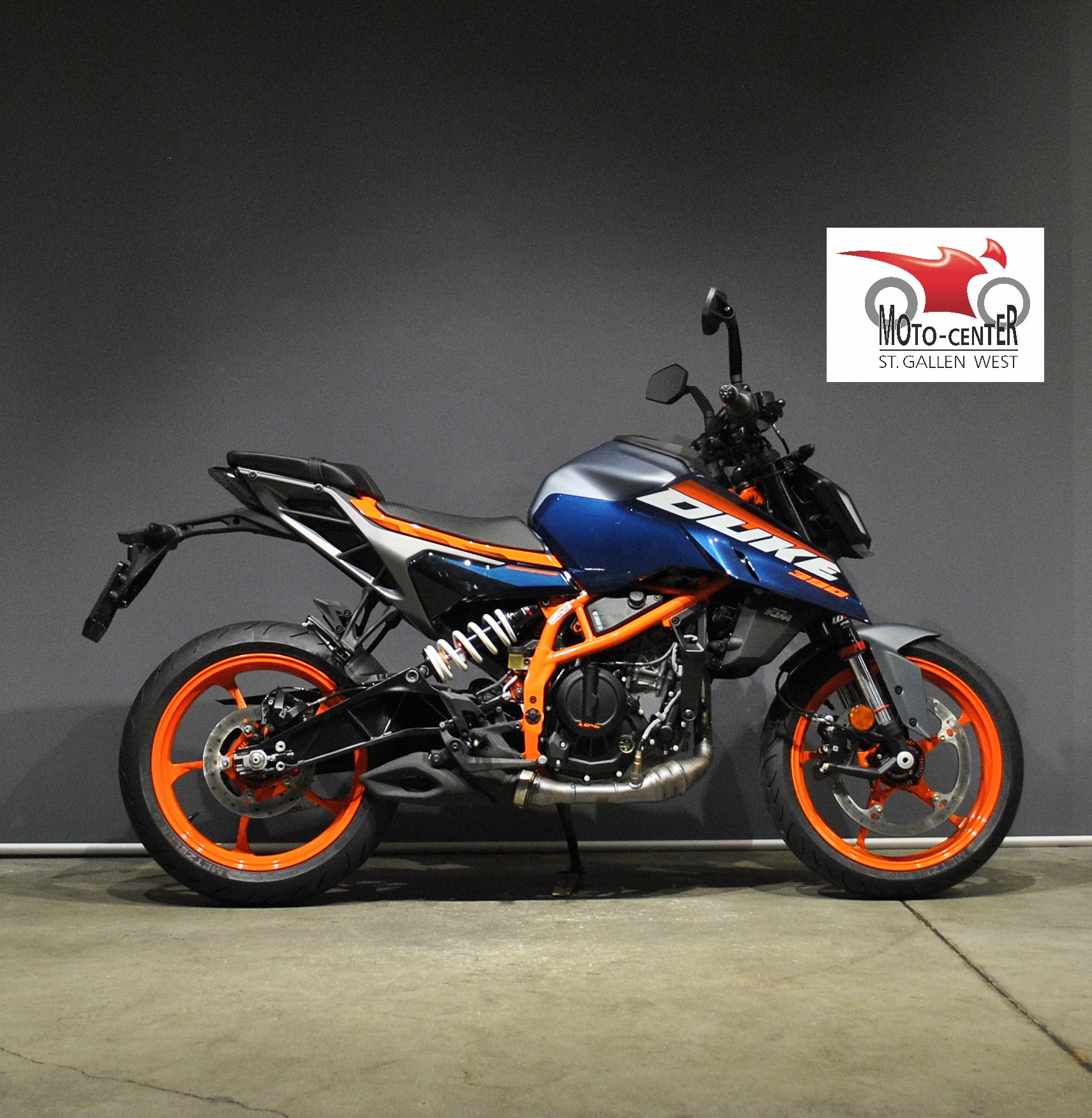 KTM 390 Duke-image-1