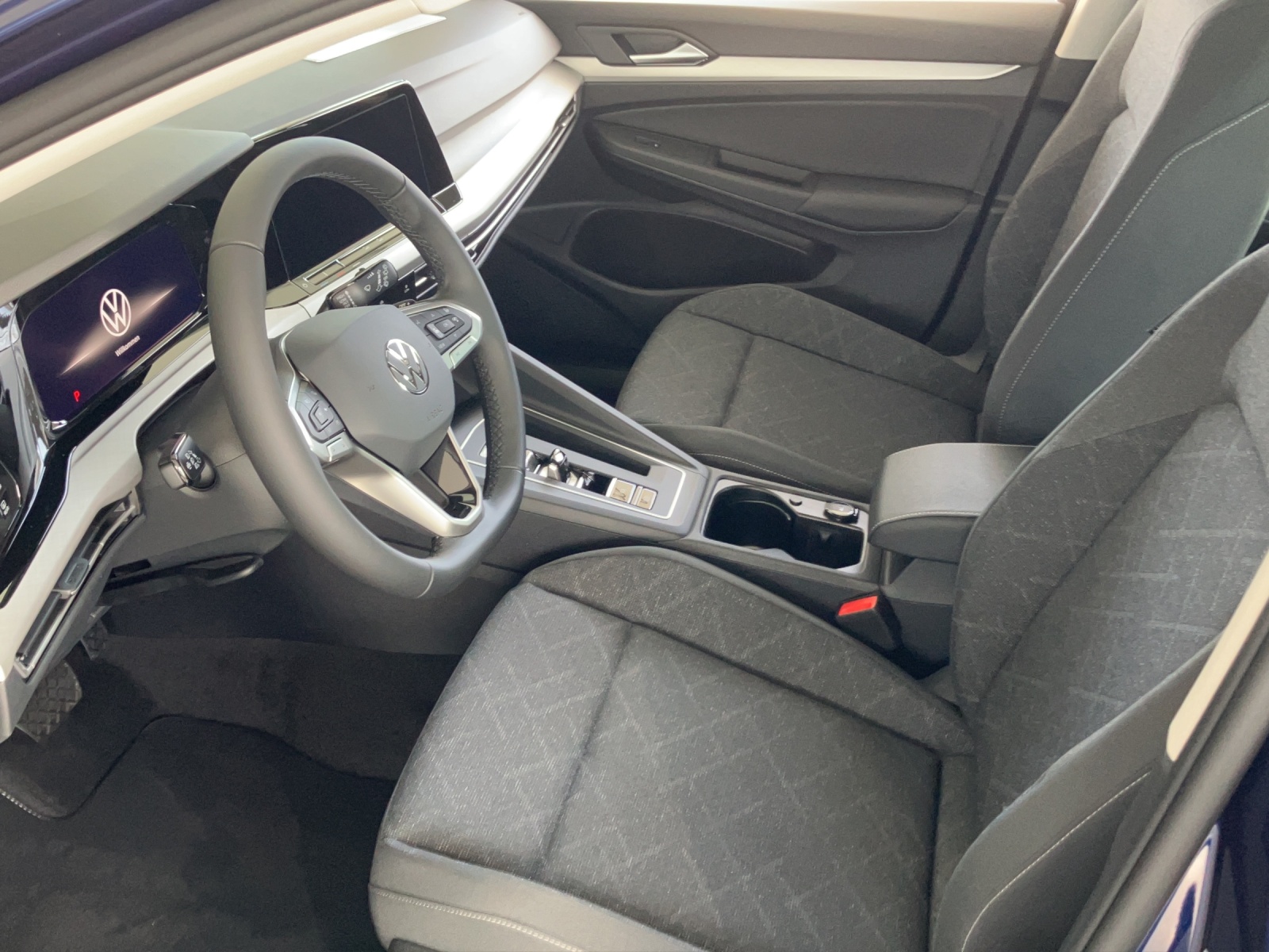 VW Golf 1.0 eTSI mHEV ACTLife DSG-image-6