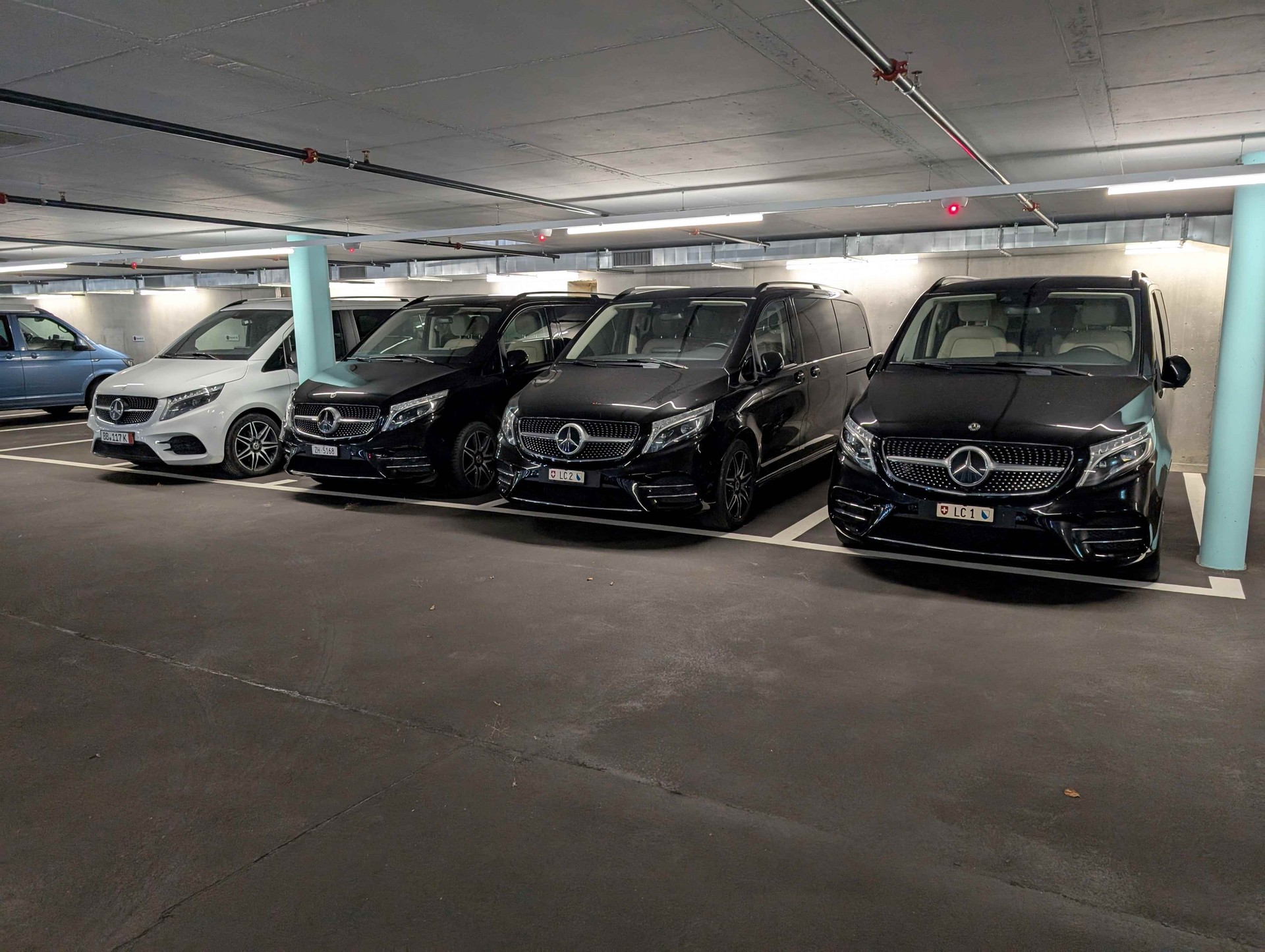MERCEDES-BENZ V 250 d lang Exclusive 9G-Tronic AMG-image-6
