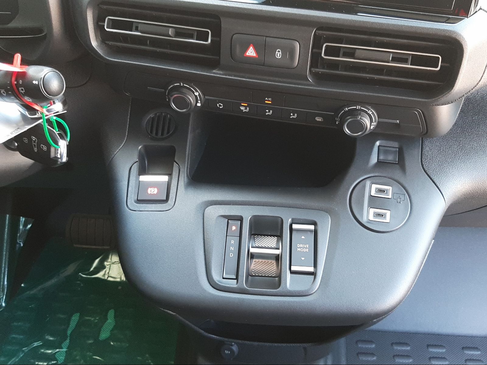 TOYOTA PROACE CITY Van L2 52KWh Active-image-13
