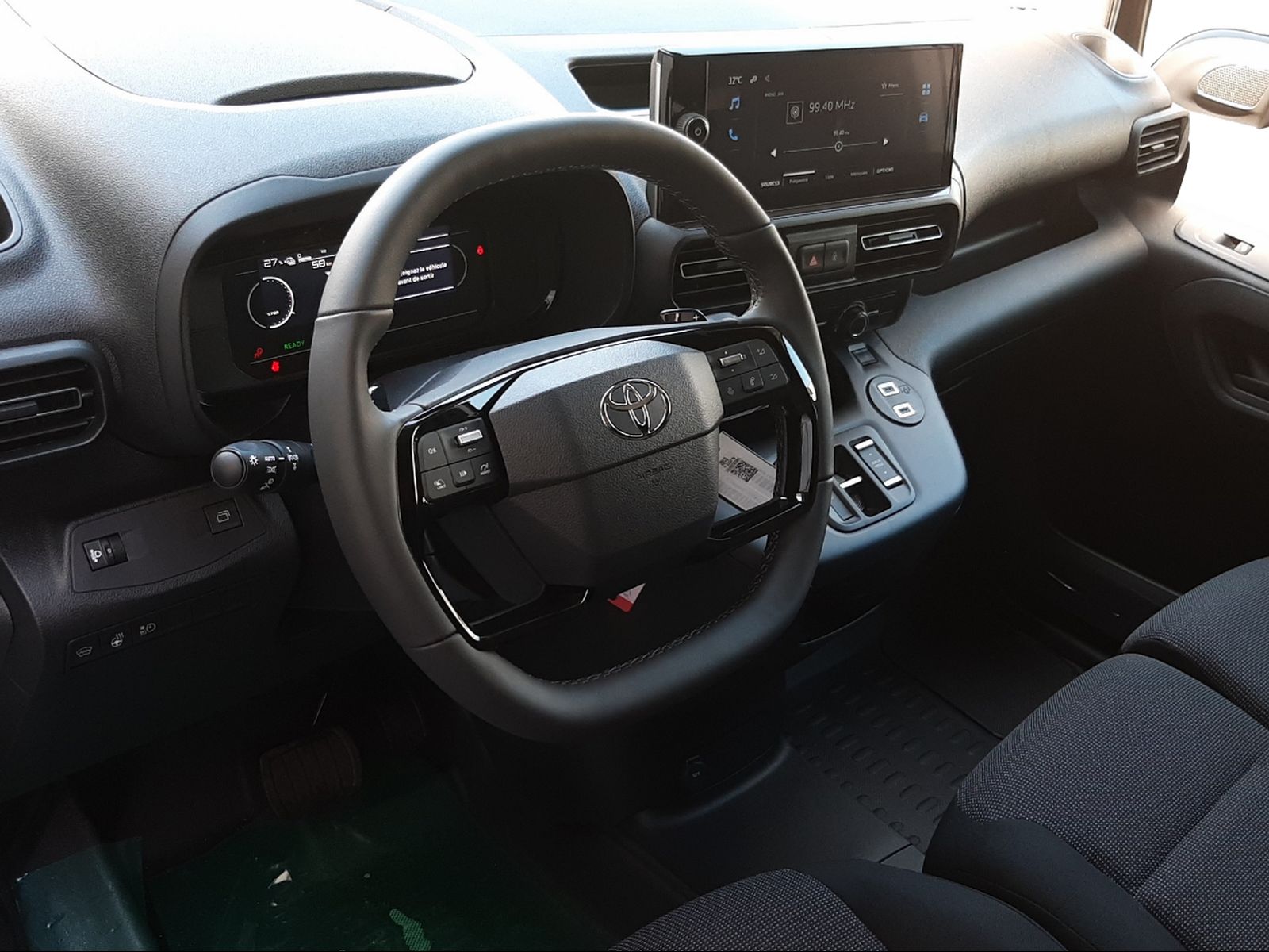 TOYOTA PROACE CITY Van L2 52KWh Active-image-8