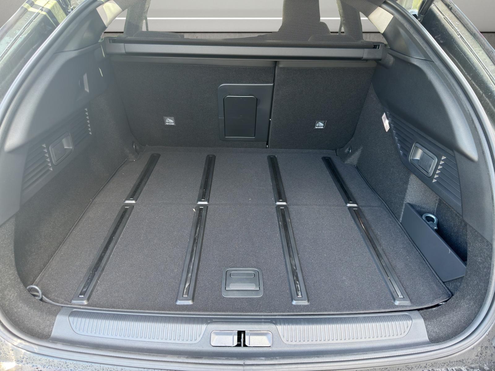CITROEN C5 X 1.6 Plug-in Hybrid 225 Swiss Edition-image-16