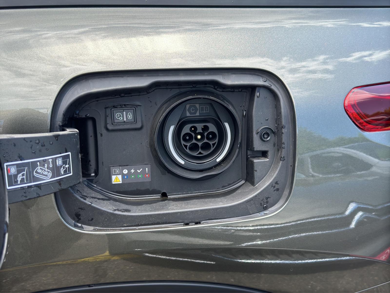 CITROEN C5 X 1.6 Plug-in Hybrid 225 Swiss Edition-image-18