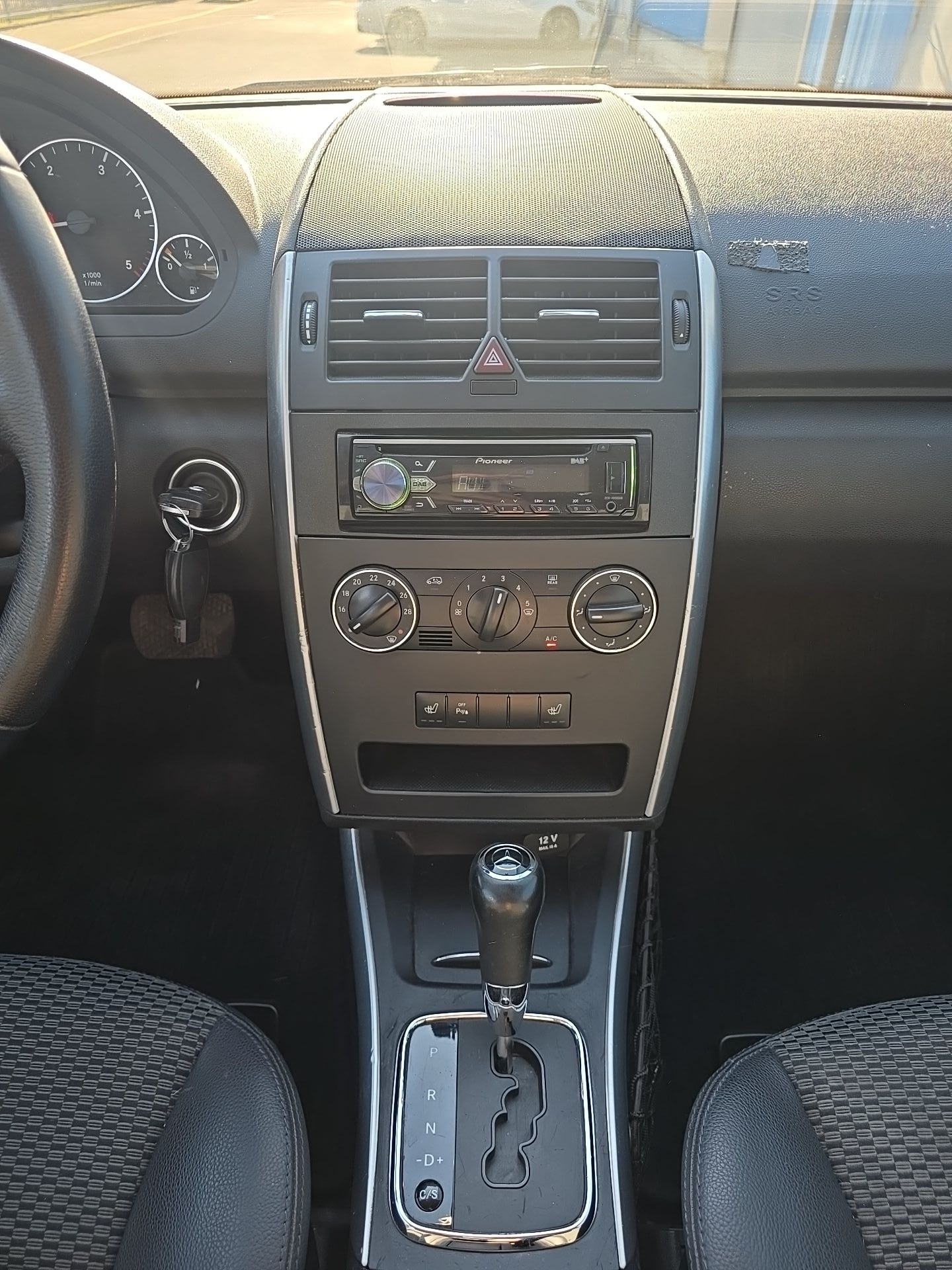 MERCEDES-BENZ A 160 CDI Elégance Autotronic-image-10