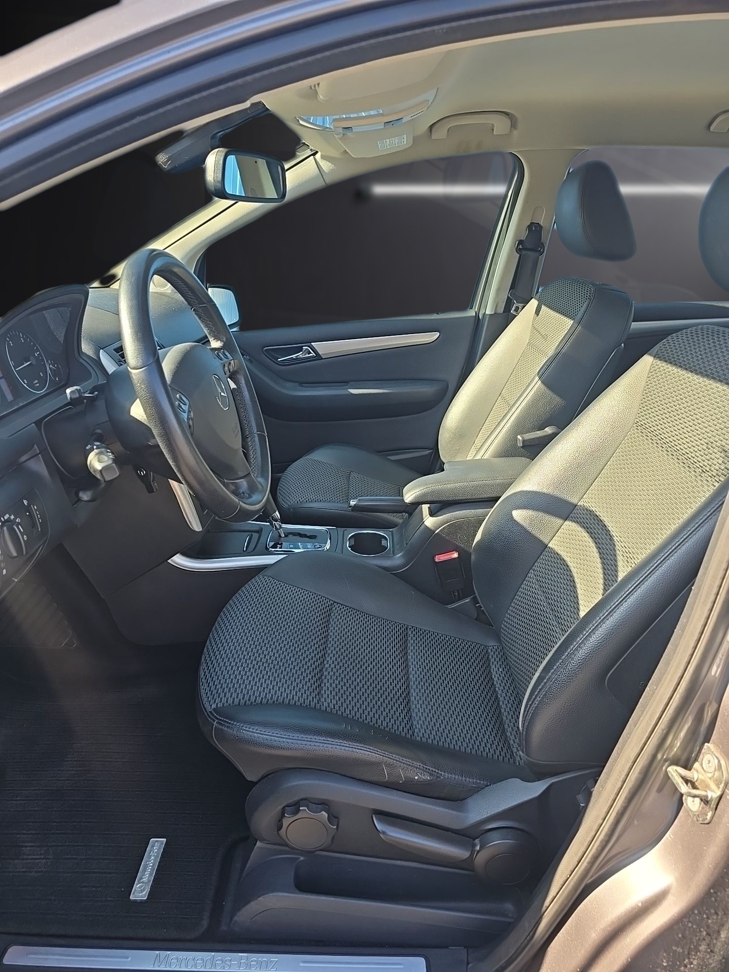 MERCEDES-BENZ A 160 CDI Elégance Autotronic-image-14