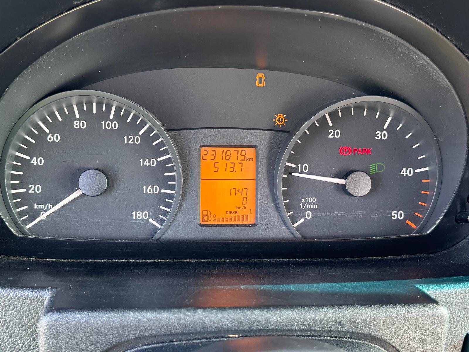 MERCEDES-BENZ 311 CDI-image-27