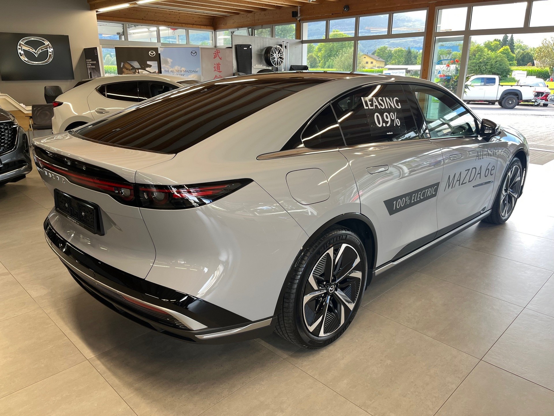 MAZDA Takumi Long Range 245 (80 kWh)-image-3