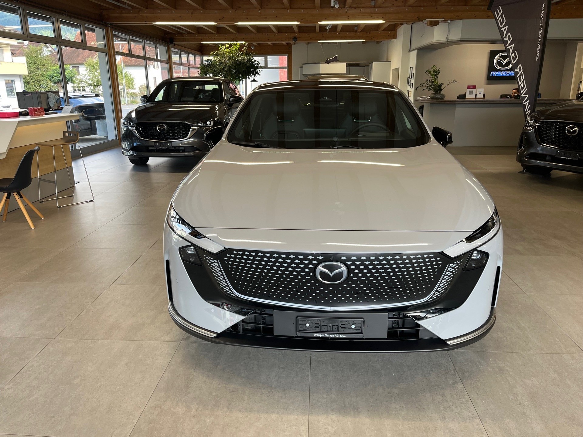 MAZDA Takumi Long Range 245 (80 kWh)-image-1