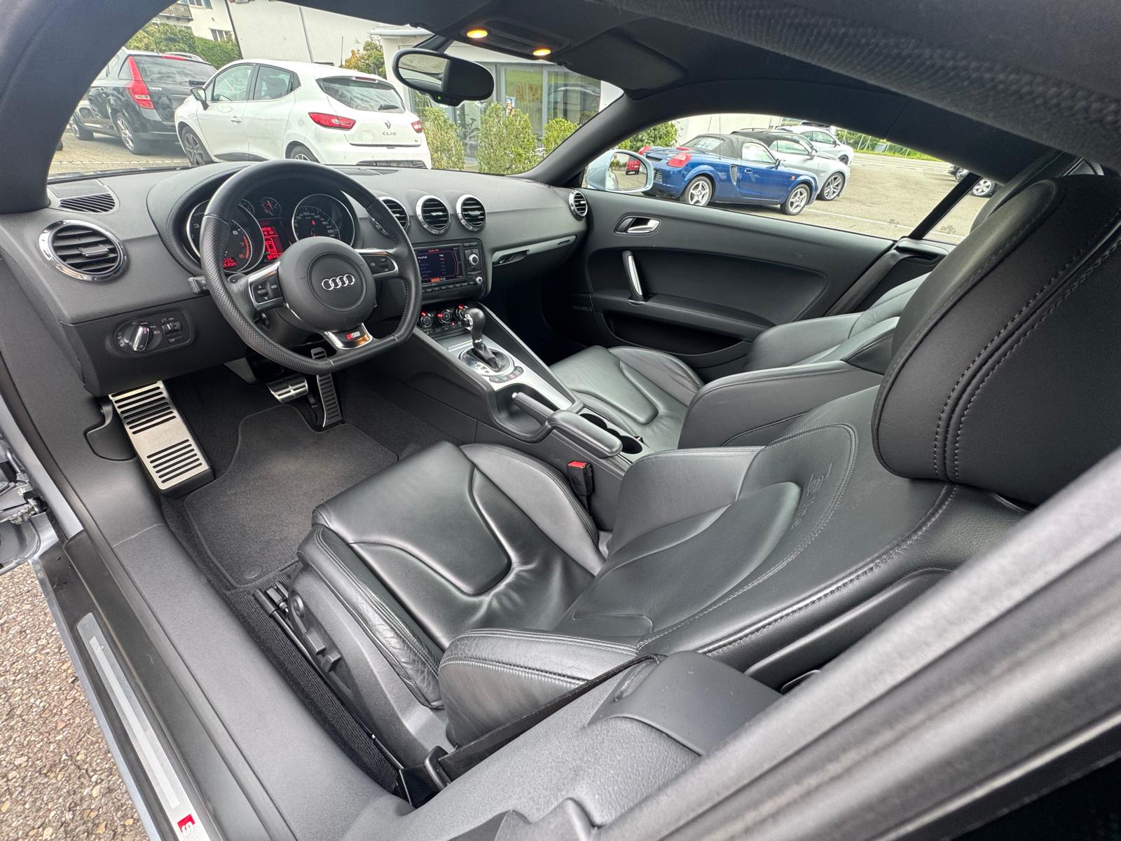 AUDI TT Coupé 3.2 quattro-image-10
