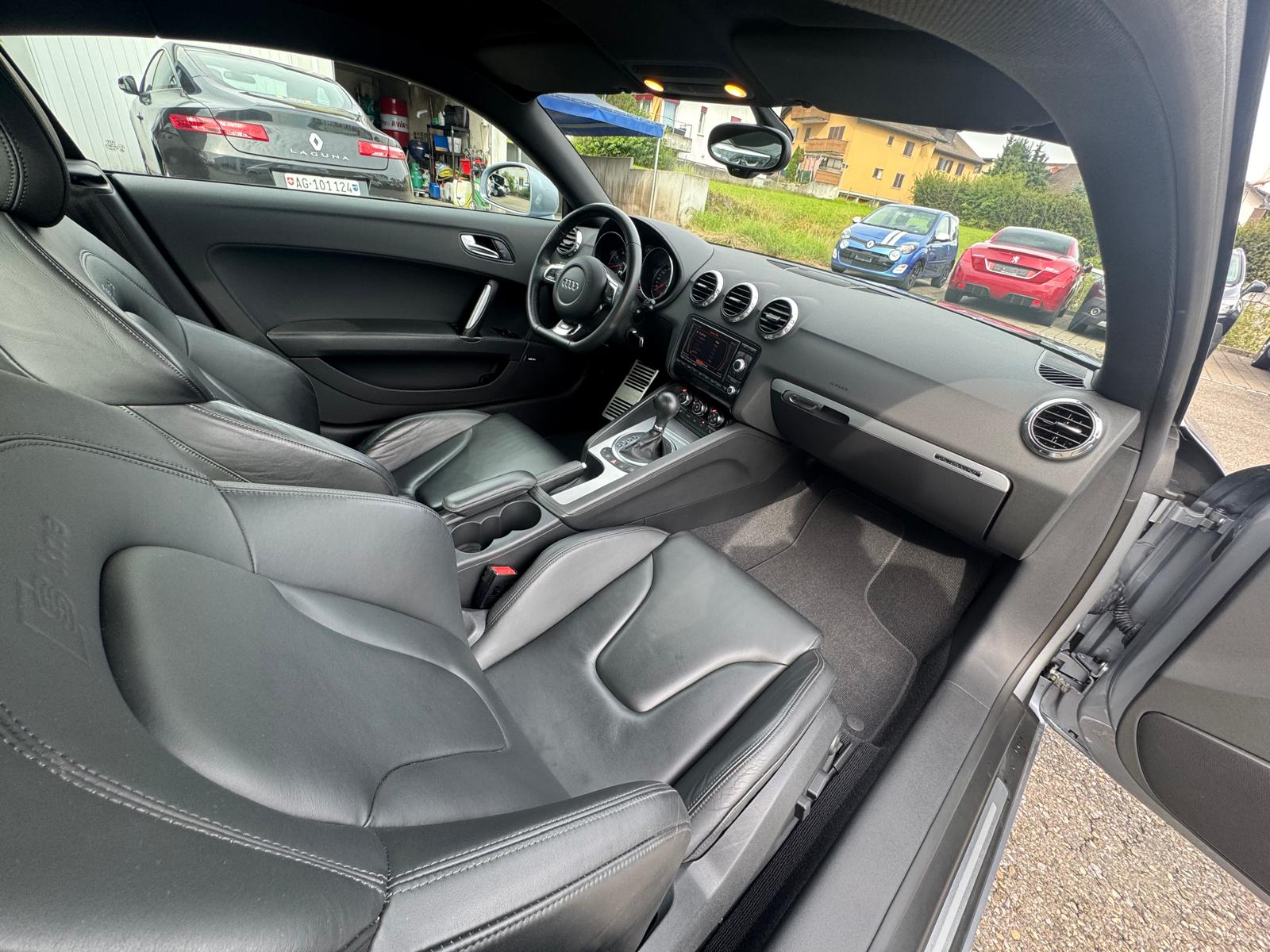 AUDI TT Coupé 3.2 quattro-image-19