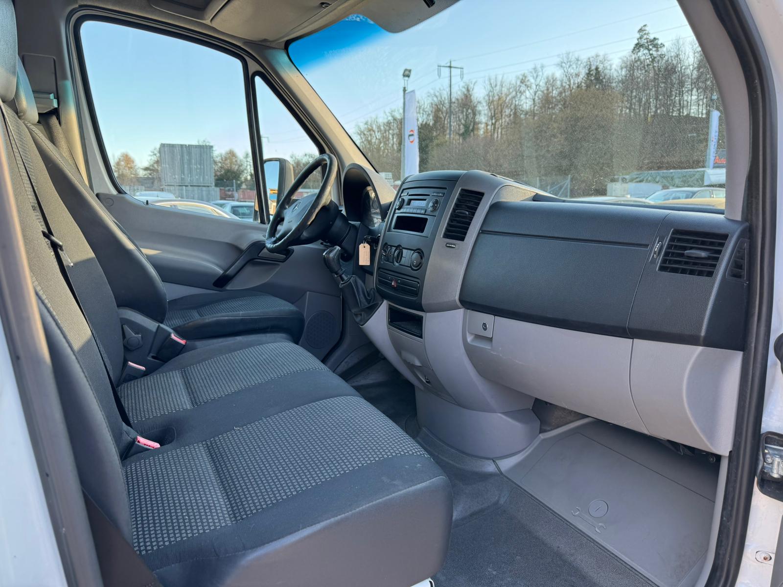 MERCEDES-BENZ Sprinter 311 CDI Lang Mit Hebebühne-image-9