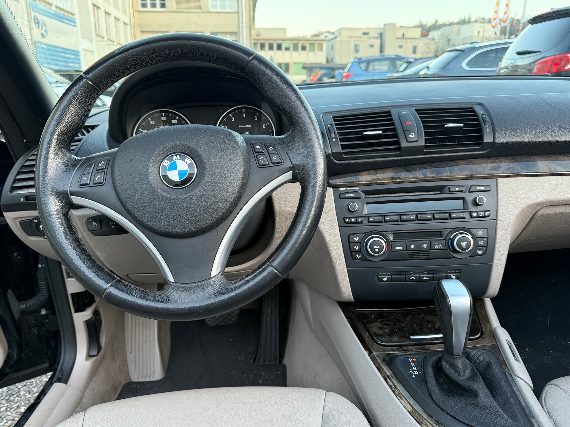 BMW 135i Cabrio Steptronic-image-7