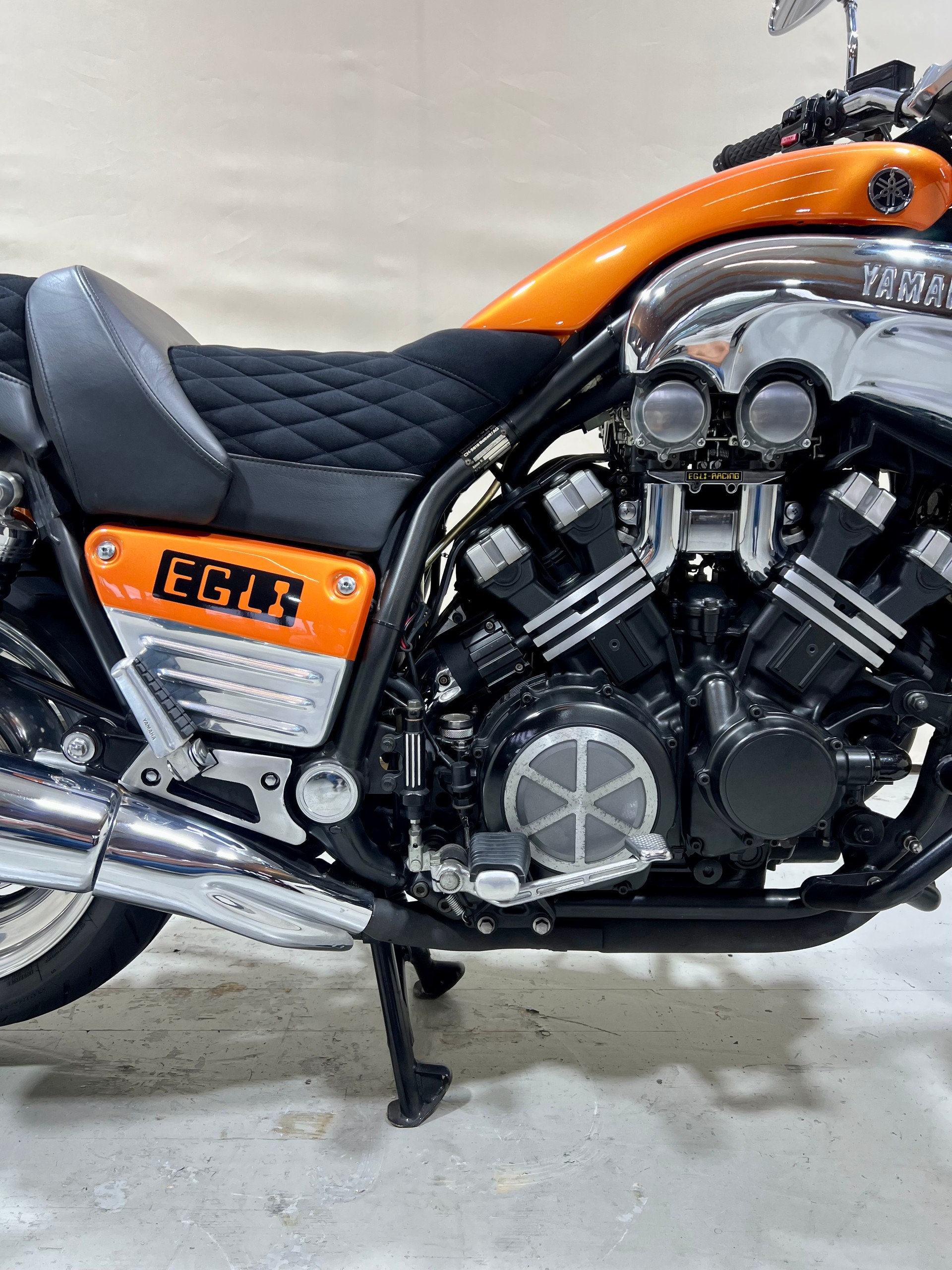 EGLI Yamaha Egli V-Max-showroom-element-2
