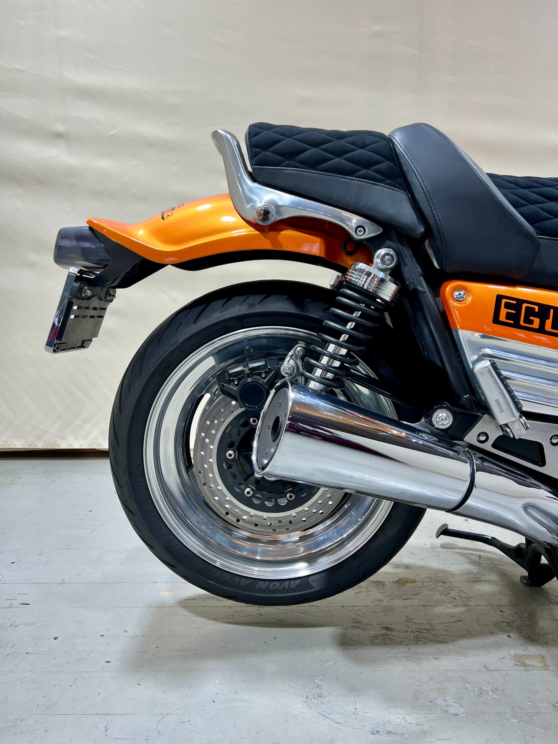 EGLI Yamaha Egli V-Max-showroom-element-3