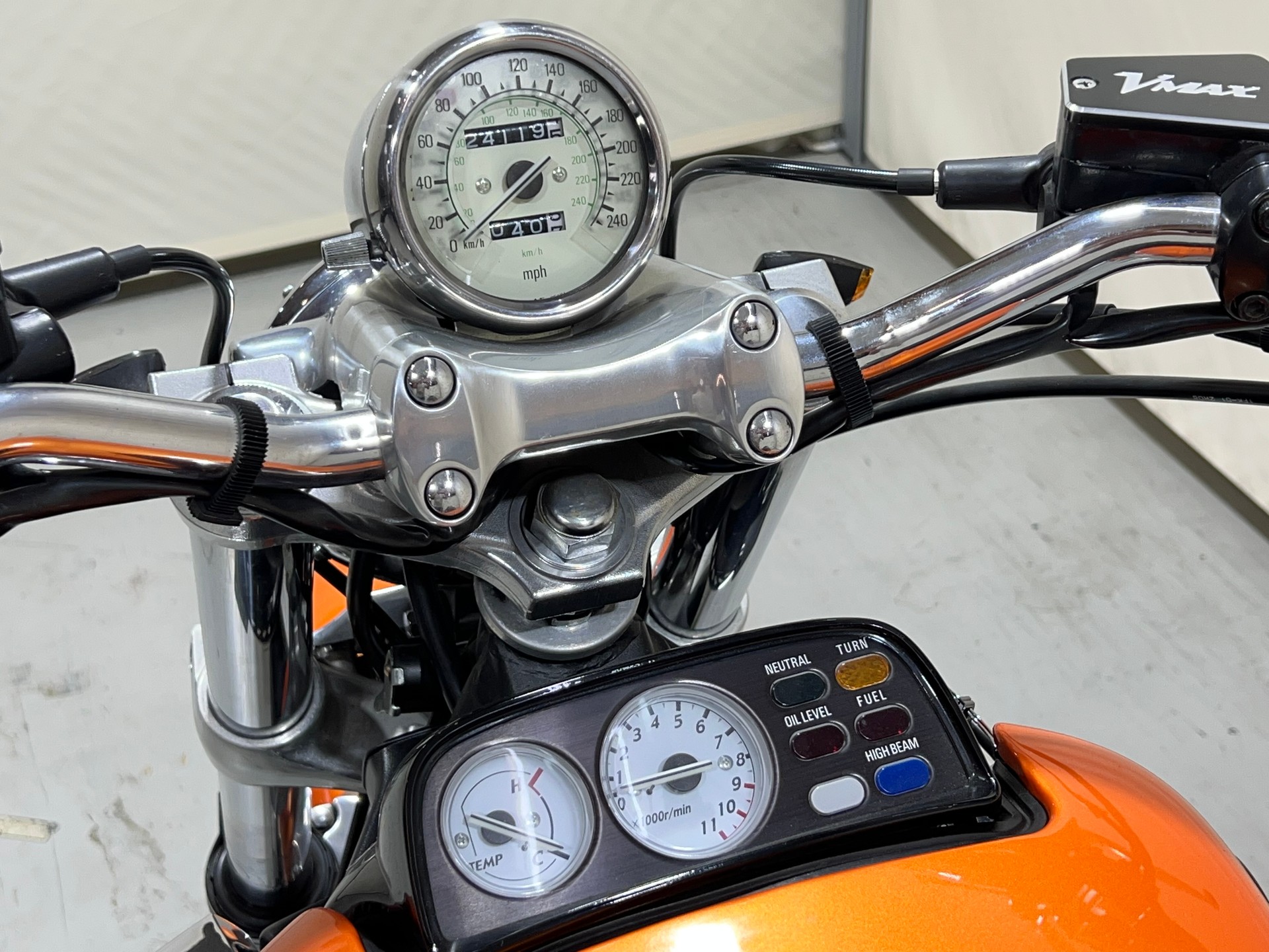 EGLI Yamaha Egli V-Max-image-12