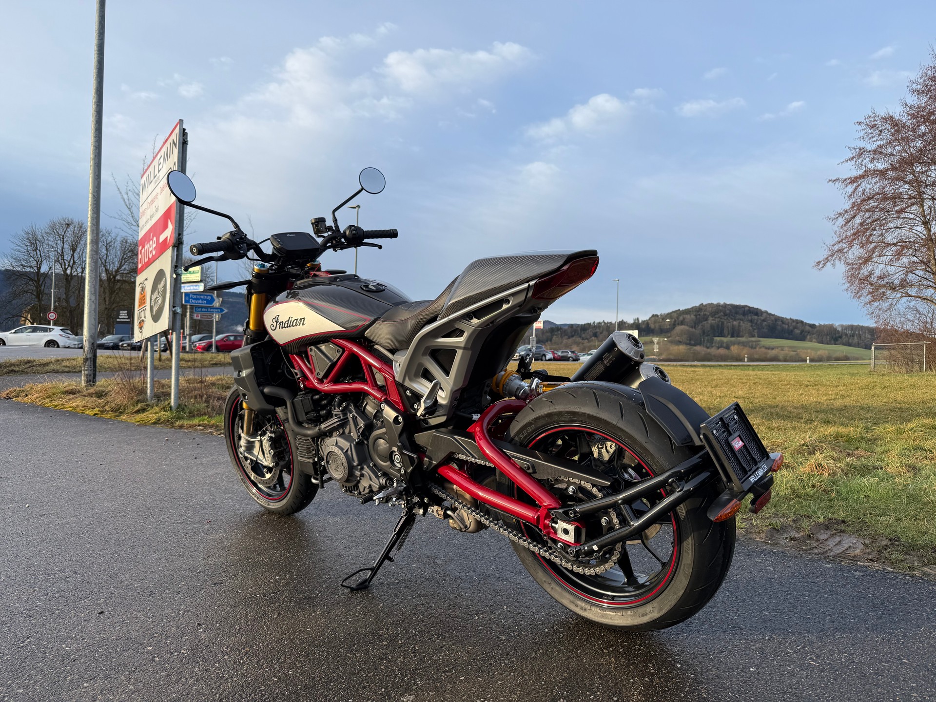 INDIAN FTR 1200 Z R Carbon-image-2
