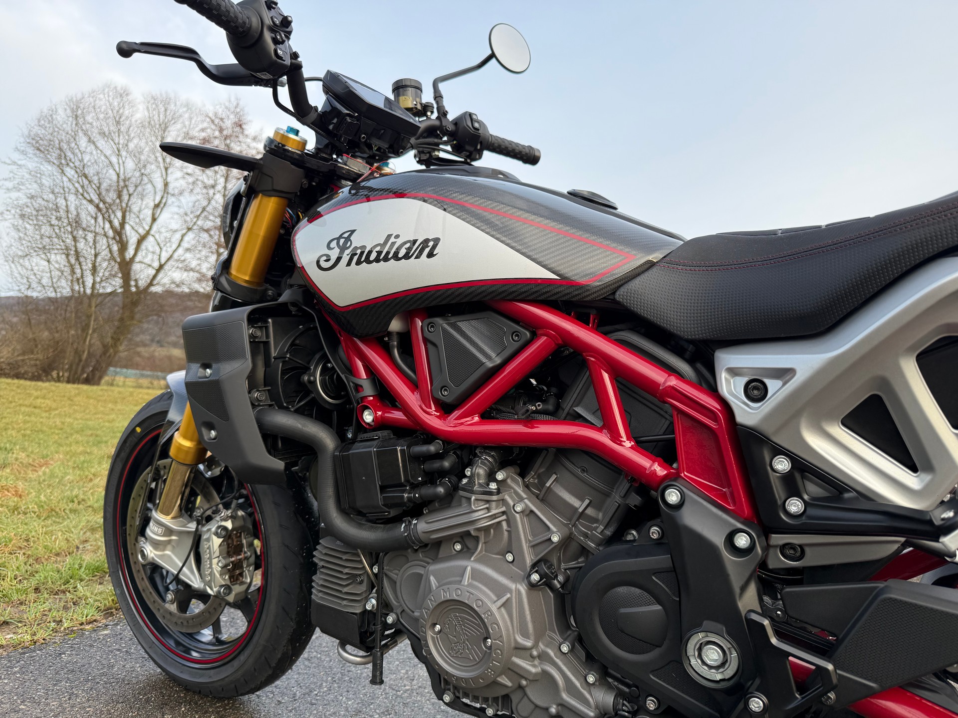 INDIAN FTR 1200 Z R Carbon-image-8