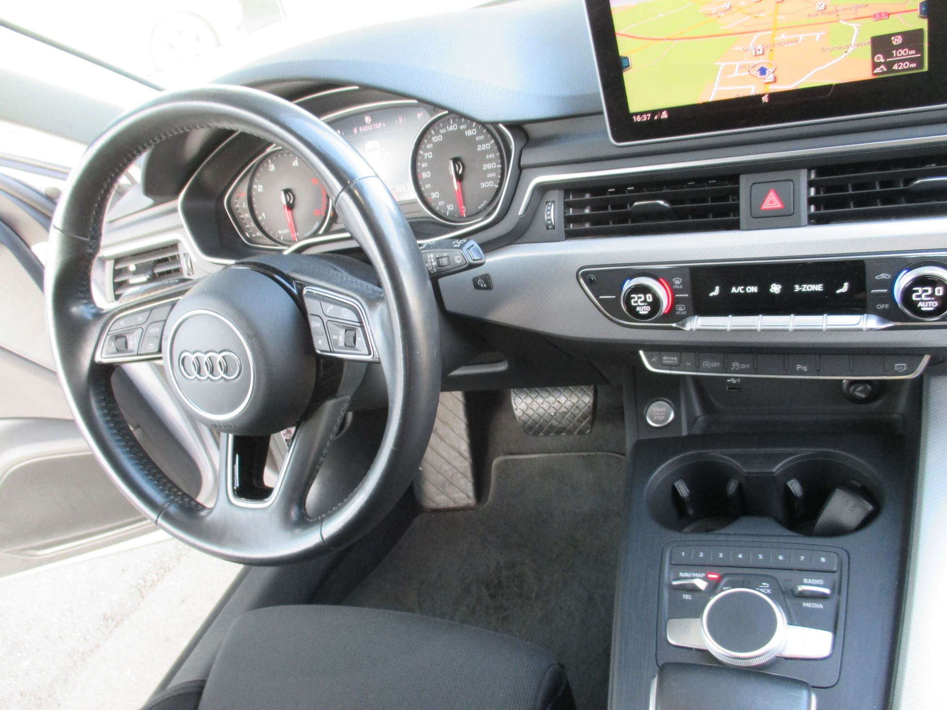 AUDI A4 Avant 35 TDI Sport S-tronic-image-13