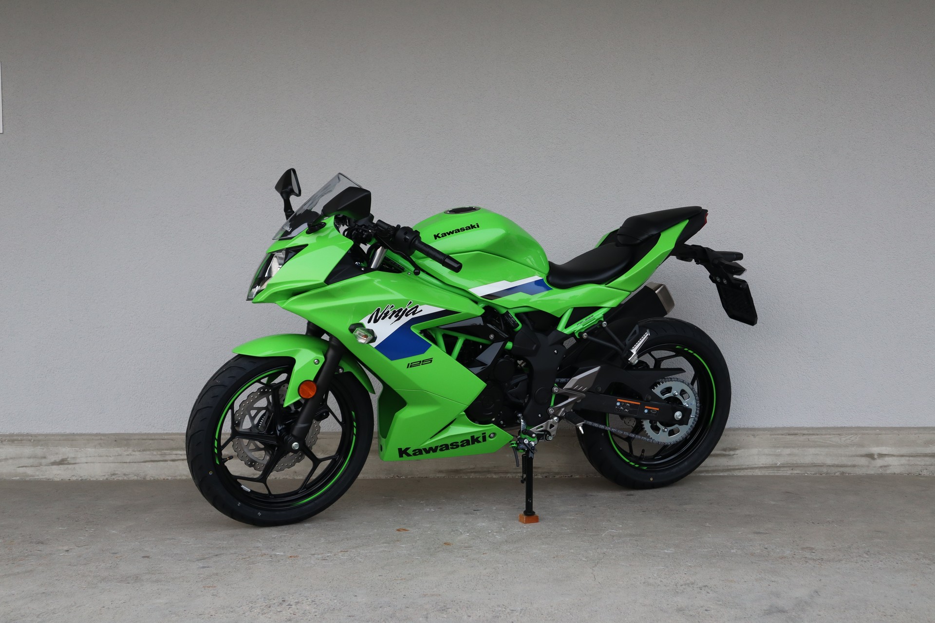 KAWASAKI Ninja 125-image-4
