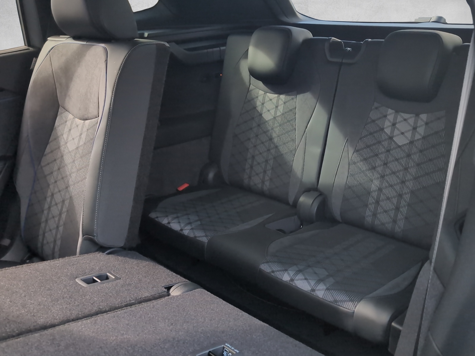 VW Tayron 2.0 TSI R-Line DSG 4Motion-image-15