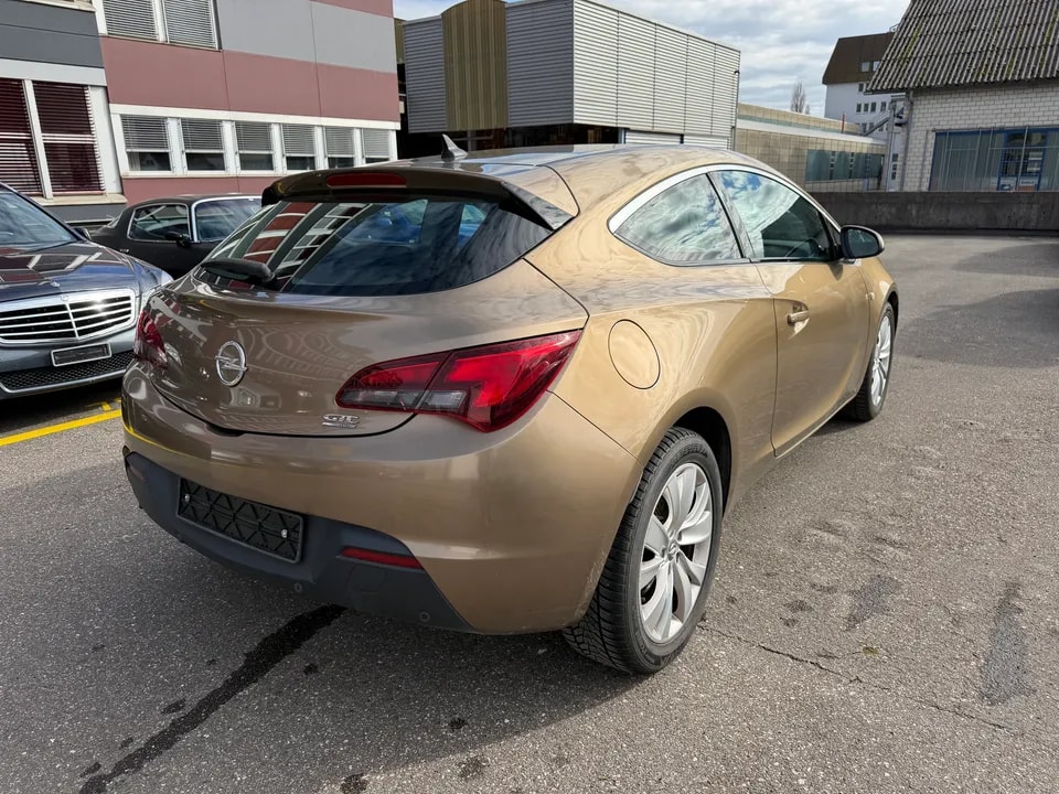 OPEL Astra GTC 1,7 Diesel-image-5